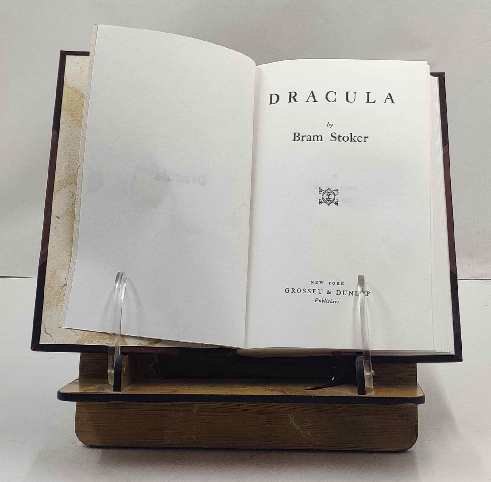 Dracula 1897 by Bram Stoker [Leather Crafted]