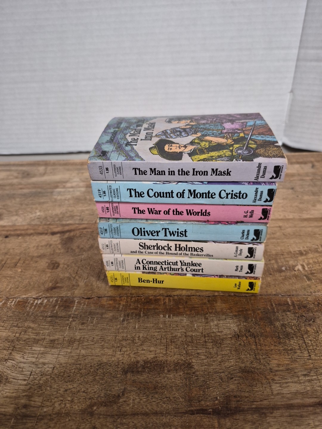 Lot of (7) Moby Books Illustrated Classic Editions Vintage Mini Paperback Books