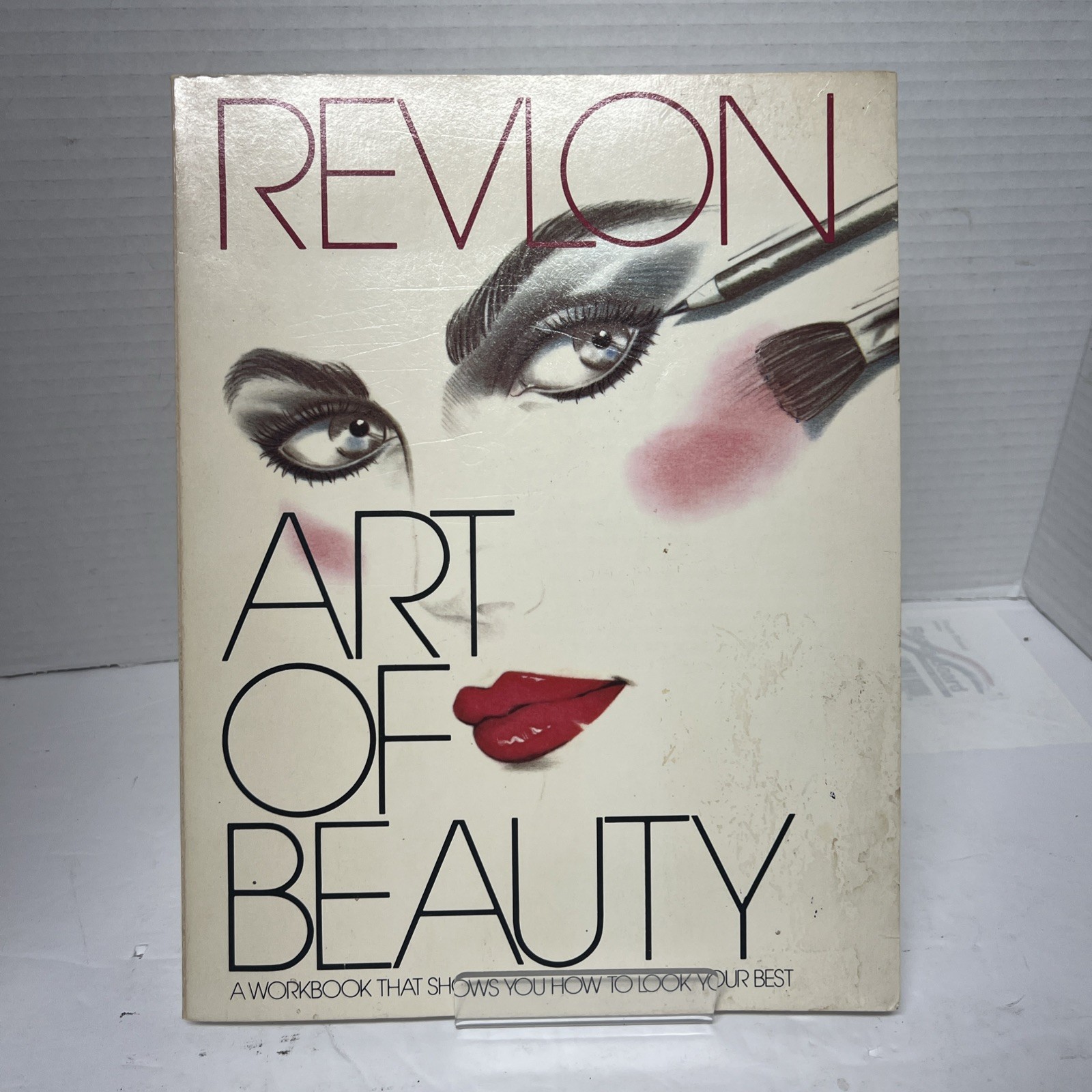 1982 REVLON ART OF BEAUTY WORKBOOK THAT SHOWS YOU HOW TO LOOK YOUR BEST