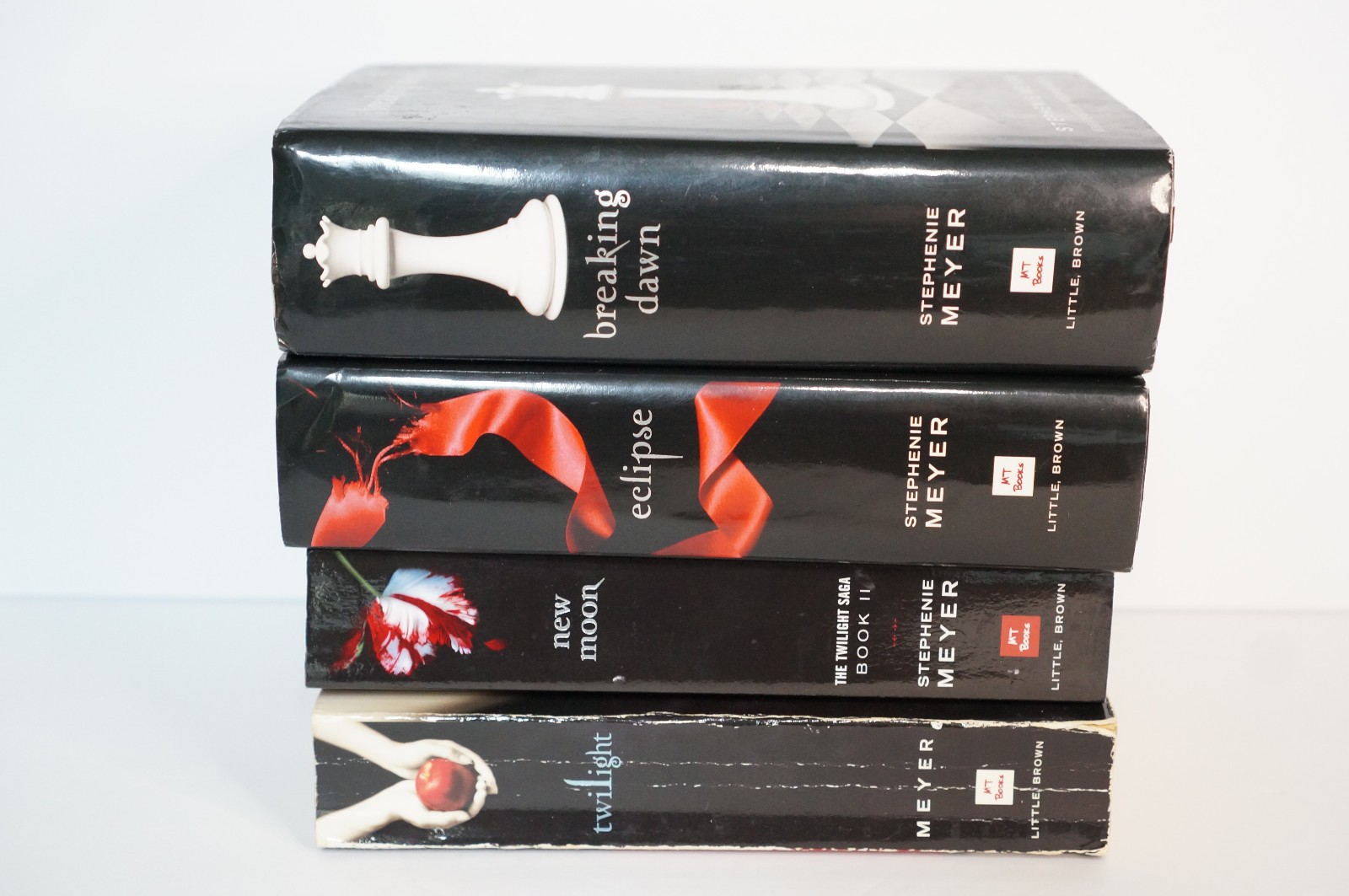 Twilight Saga Book Series 1-4 Stephenie Meyer New Moon Eclipse Breaking Dawn lot