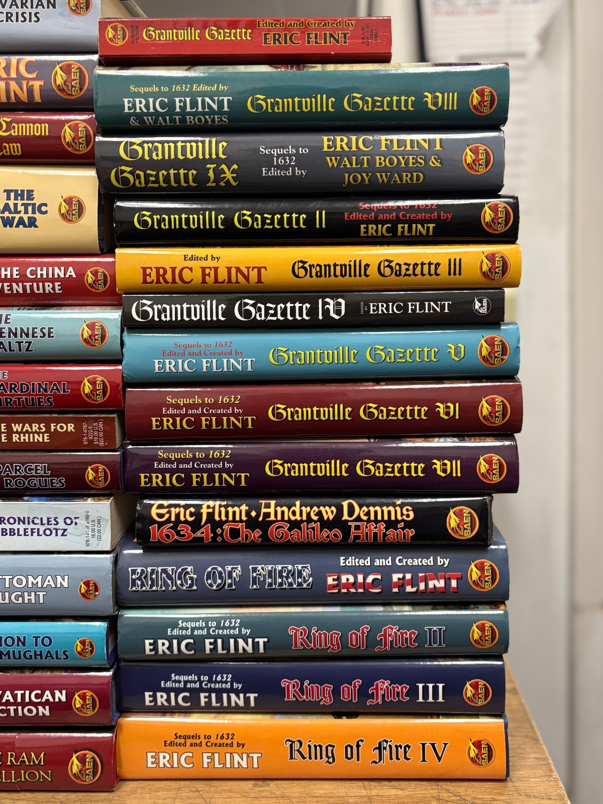 Huge lot 43 Books Ring of Fire Grantville Gazette Eric Flint 1632-verses mixed