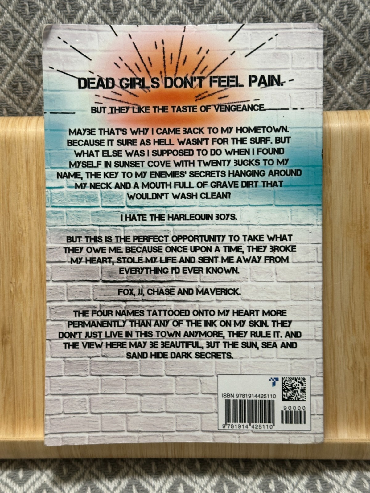 Sinners’ Playground – Paperback Caroline Peckham & Susan Valenti
