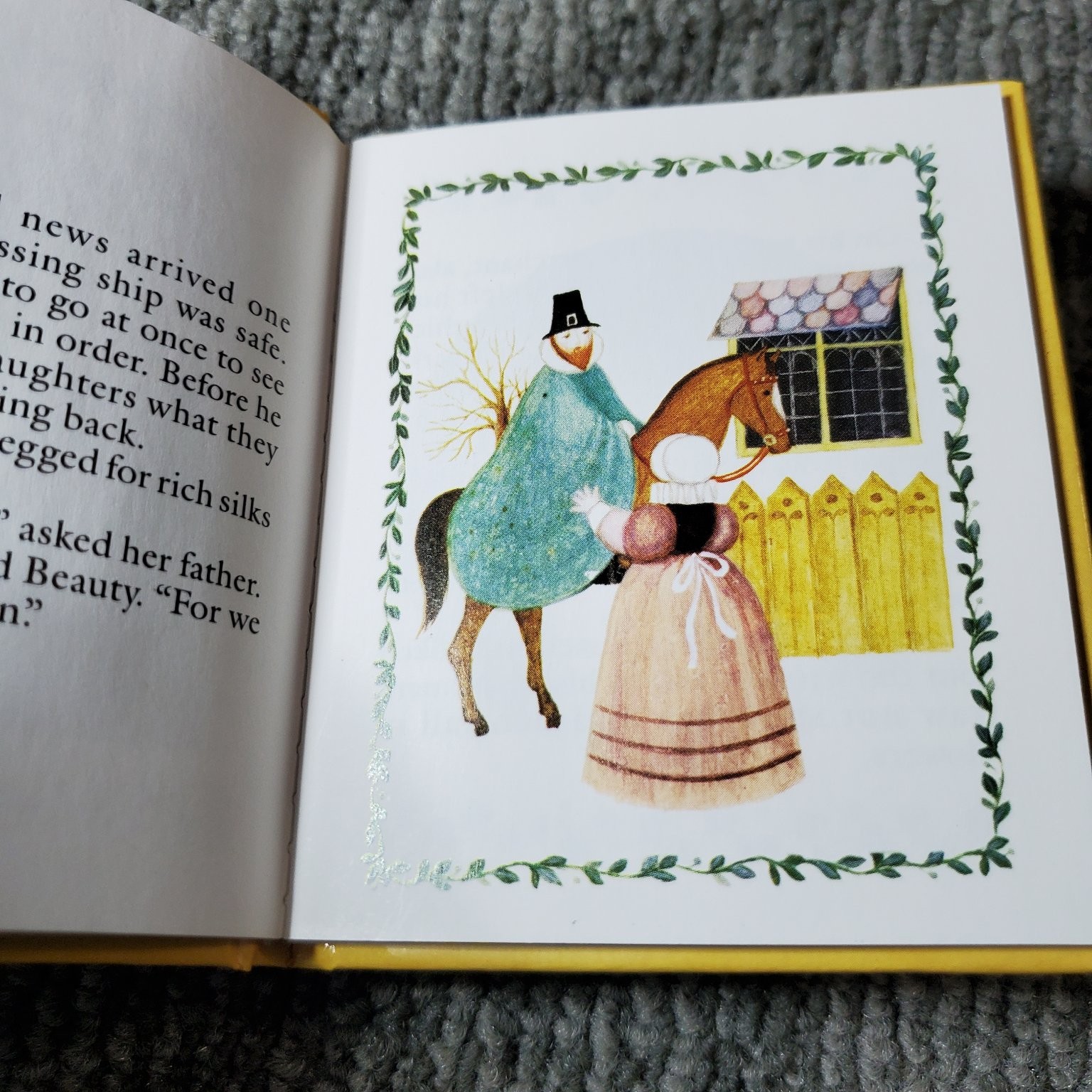 A Little Box of Fairy Tales Olive Jones 1983 Illustrated Dial Books 4 Mini Set