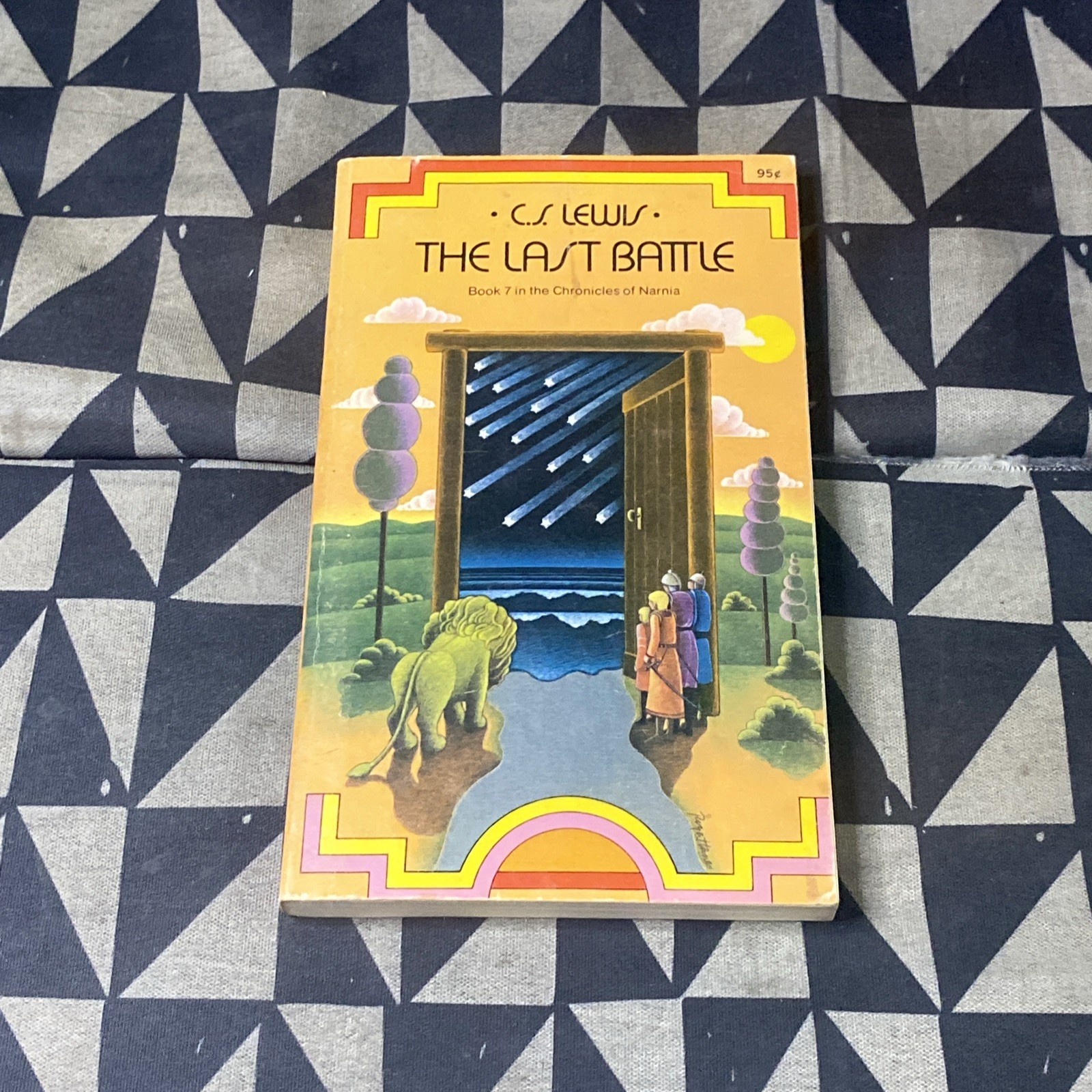 The Chronicles of Narnia Vintage Collier 1977 Box Set by C.S. Lewis Paperback