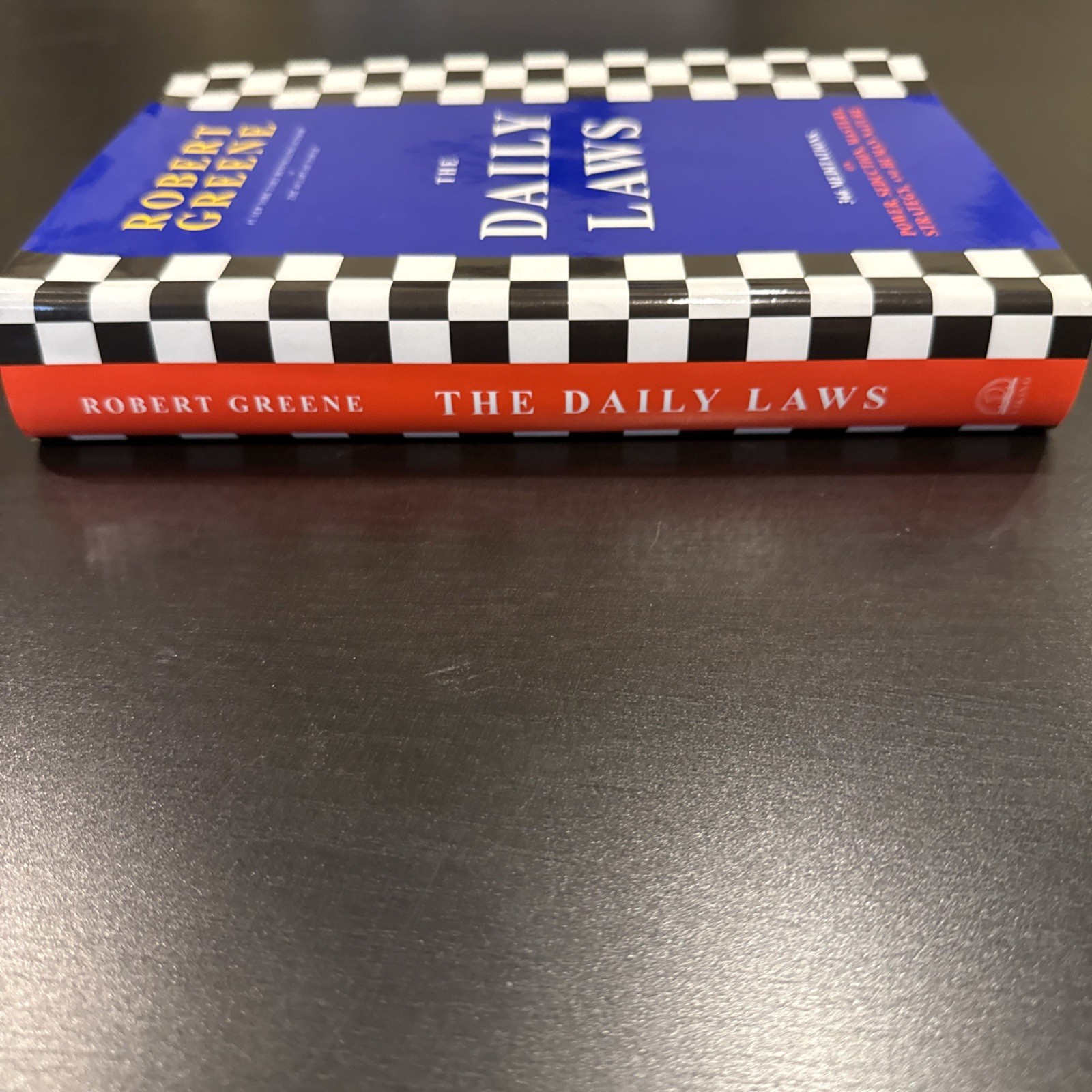 Robert Greene The Daily Laws Hardcover English: Power, Seduction, Strategy