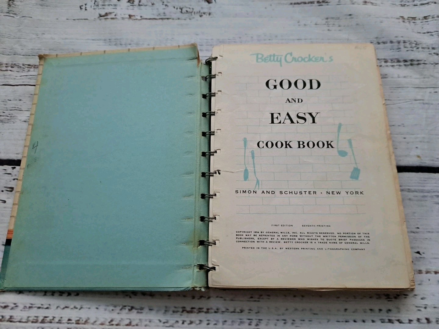 Betty Crocker’s Good & Easy Cook Book 1954 1000 recipes 256 pages 1st Edition