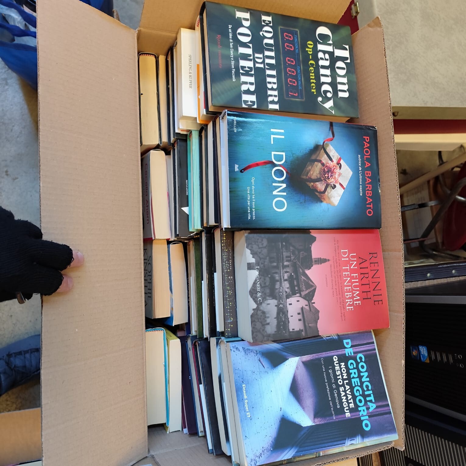 Mixed Lot Of 100 Novels Excellent Condition