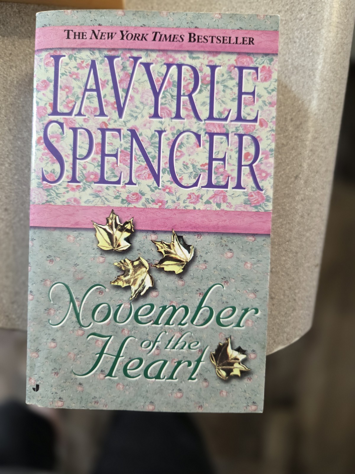 LaVyrle Spencer Lot Of 12. 1 2-in-1 With Another Author =13 Stories. Romance.
