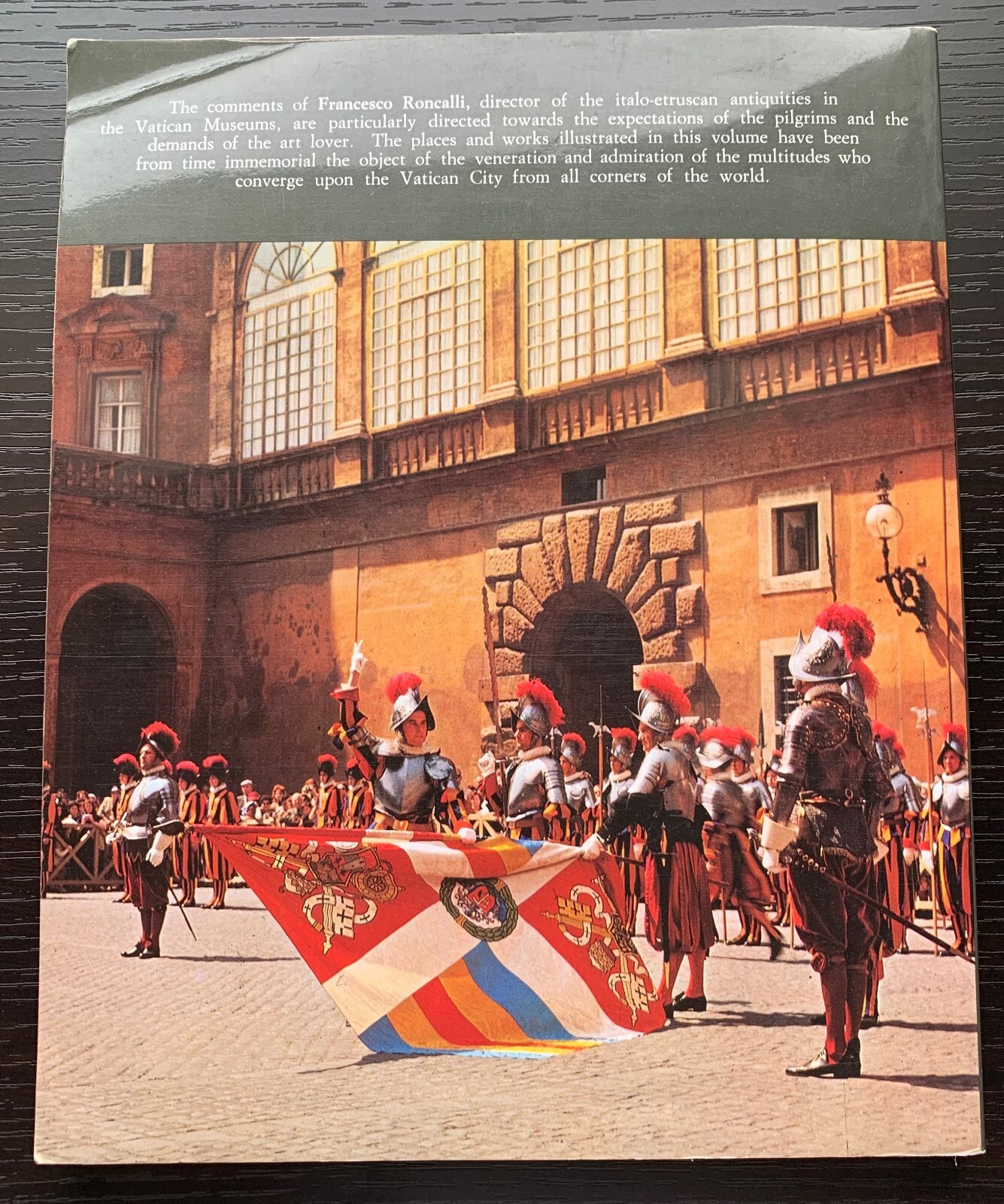1981 VATICAN CITY COLORED PHOTO PAPER BACK BOOK 174 PAGES BY FRANCESCO RONCALLI