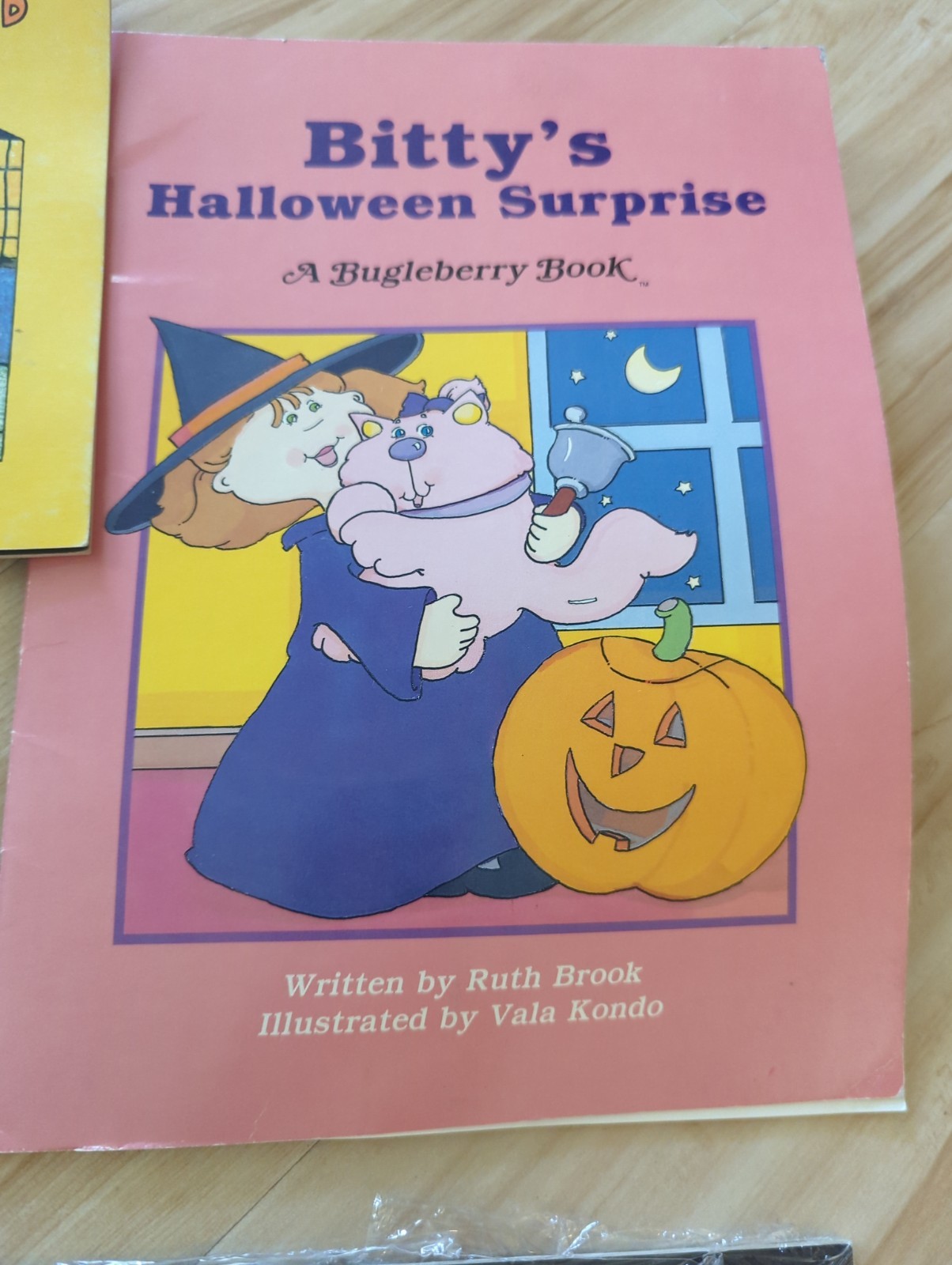 Scholastic Lot of 8 Illustrated Children’s Paperback Halloween Books Ages 4-8