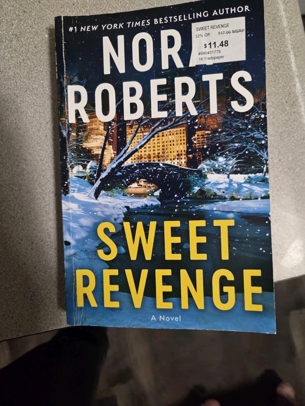 Nora Roberts Lot 10 Books. Paperback. 1 2-in-1 & Complete Irish Trilogy Omnibus