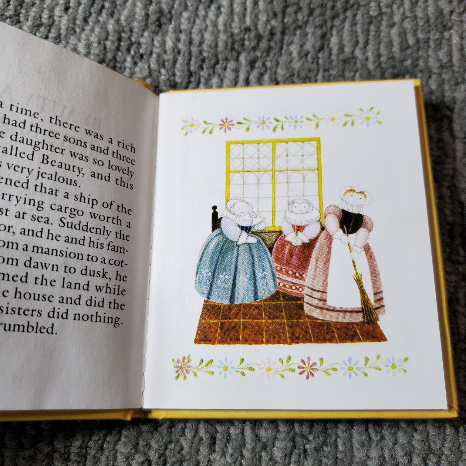 A Little Box of Fairy Tales Olive Jones 1983 Illustrated Dial Books 4 Mini Set