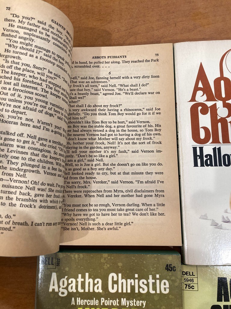 Lot 41 VTG AGATHA CHRISTIE PB Mysteries