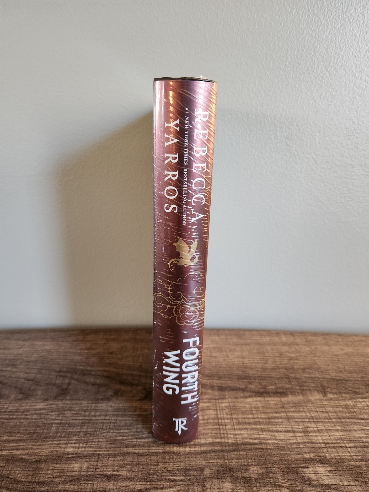 Sealed FOURTH WING Rebecca Yarros Holiday Special Edition Hardcover Red Tower