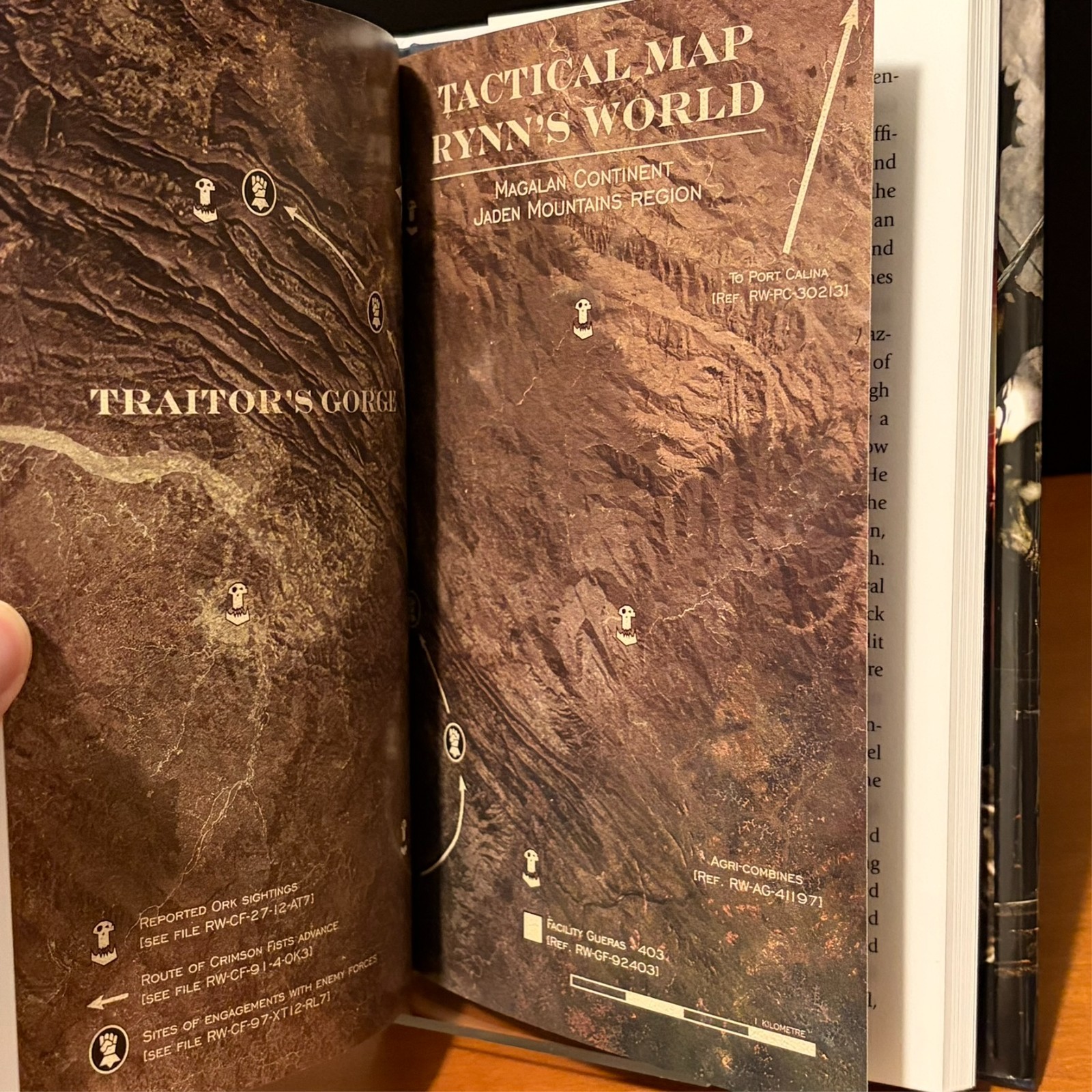 Warhammer 40k Space Marine Battles: Traitor’s Gorge, Limited Special Edition HC