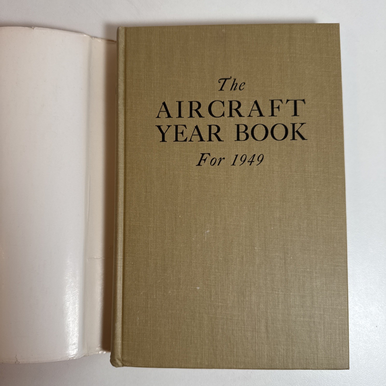 The AIRCRAFT YEAR BOOK For 1949, 31st Annual Edition 464 Pages HC Dustcover
