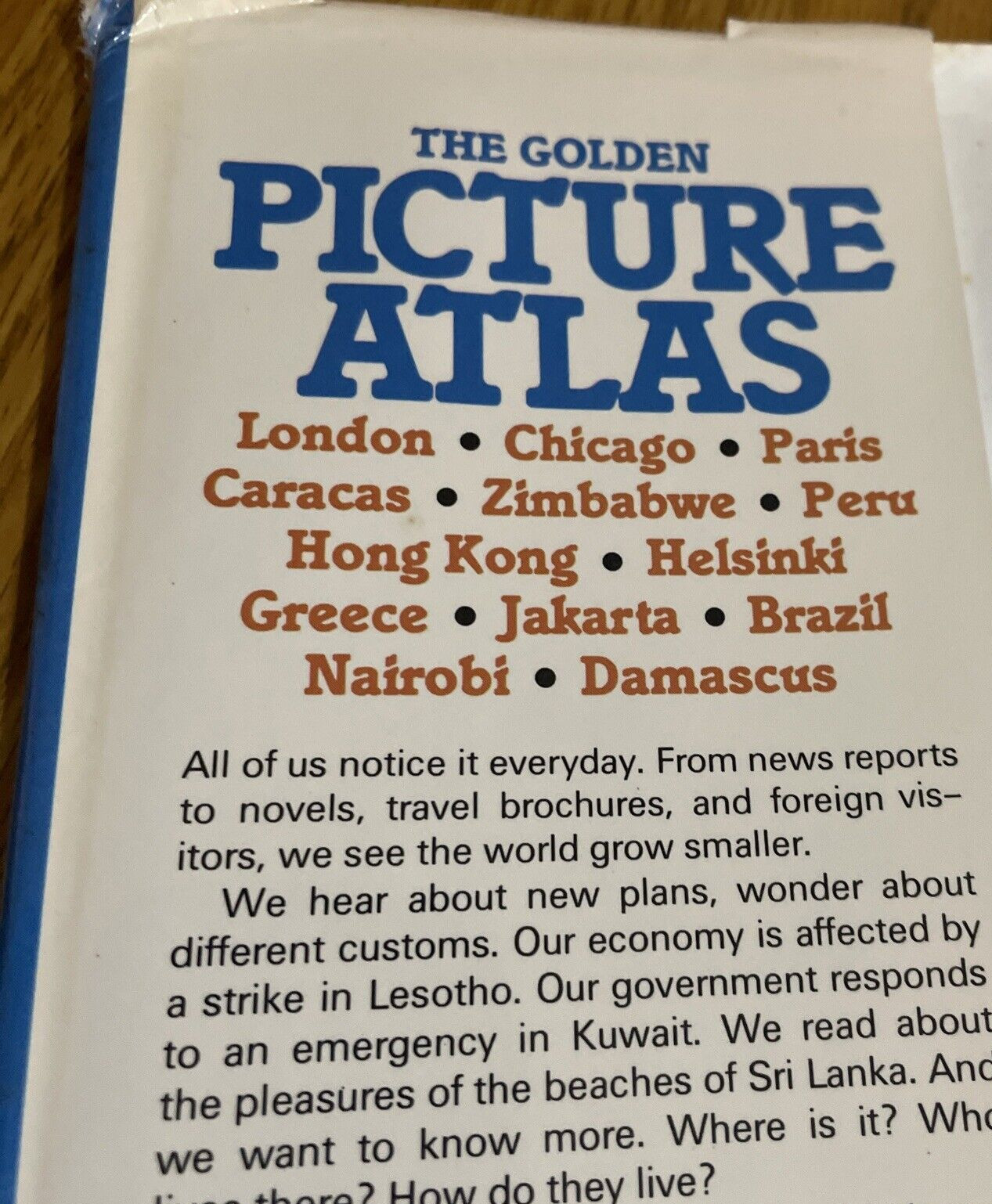 1983 Vintage The Golden Picture Atlas Hardcover 272 Pages