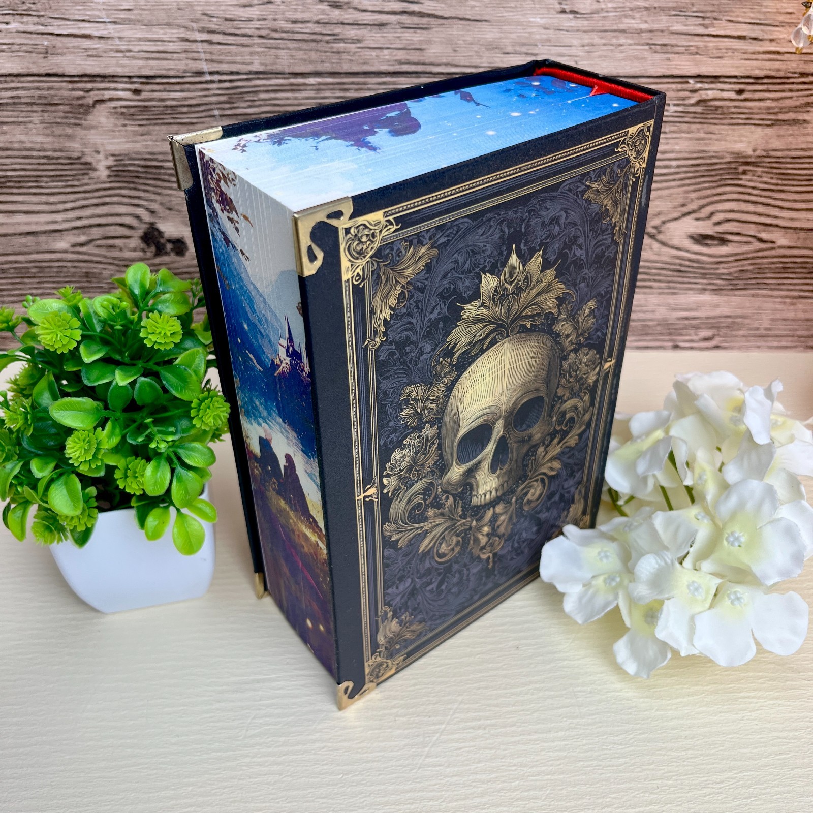 Manacled Hardcover Special Edition SenLinYu Sprayed Edges Collector Edition
