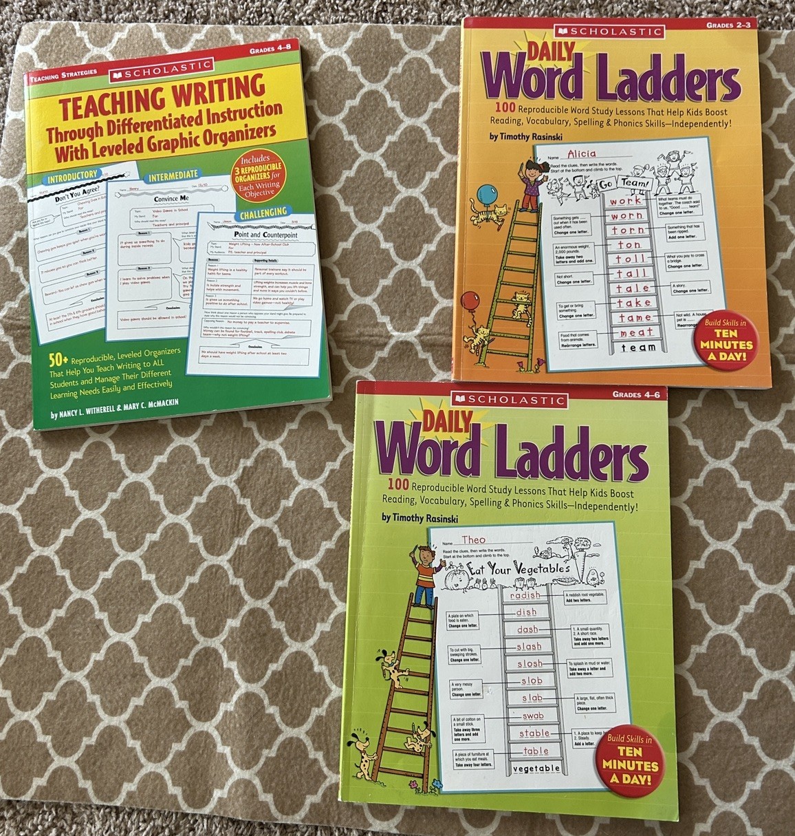 Lot DAILY WORD LADDERS SCHOLASTIC Grade 2-3,4-6 & Teaching writing grade 4-8