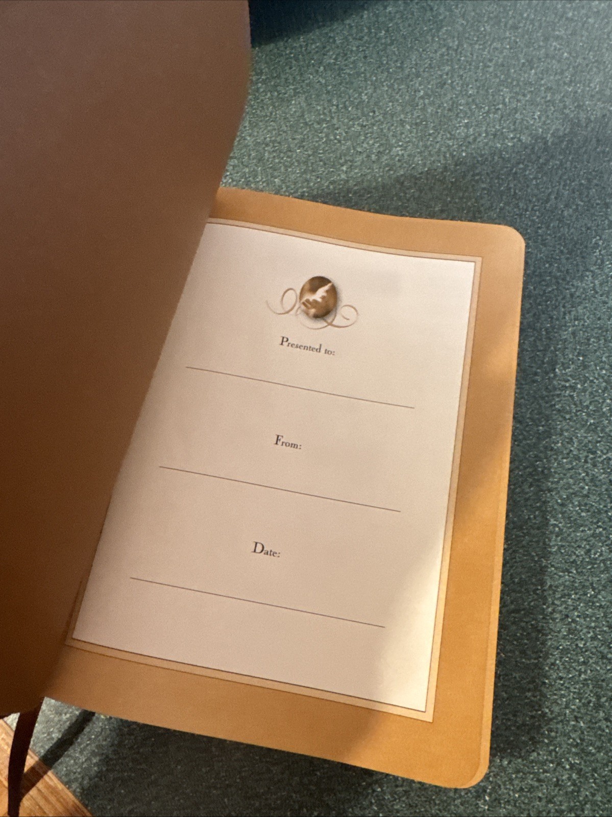 JESUS CALLING LEATHERBOUND SARAH YOUNT 365 DAY DEVOTIONAL 6.5 X 8.5” NEW