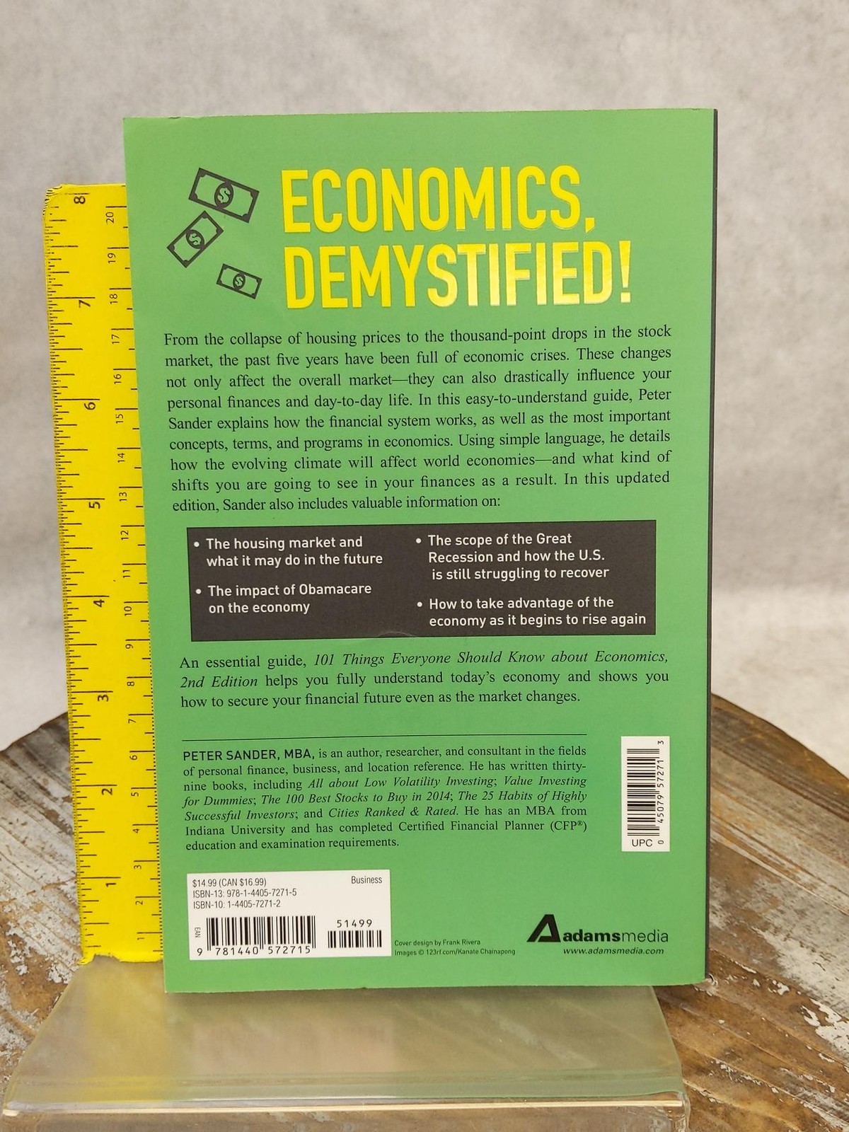 101 Things Everyone Should Know About Economics: by Peter Sander Paperback Book