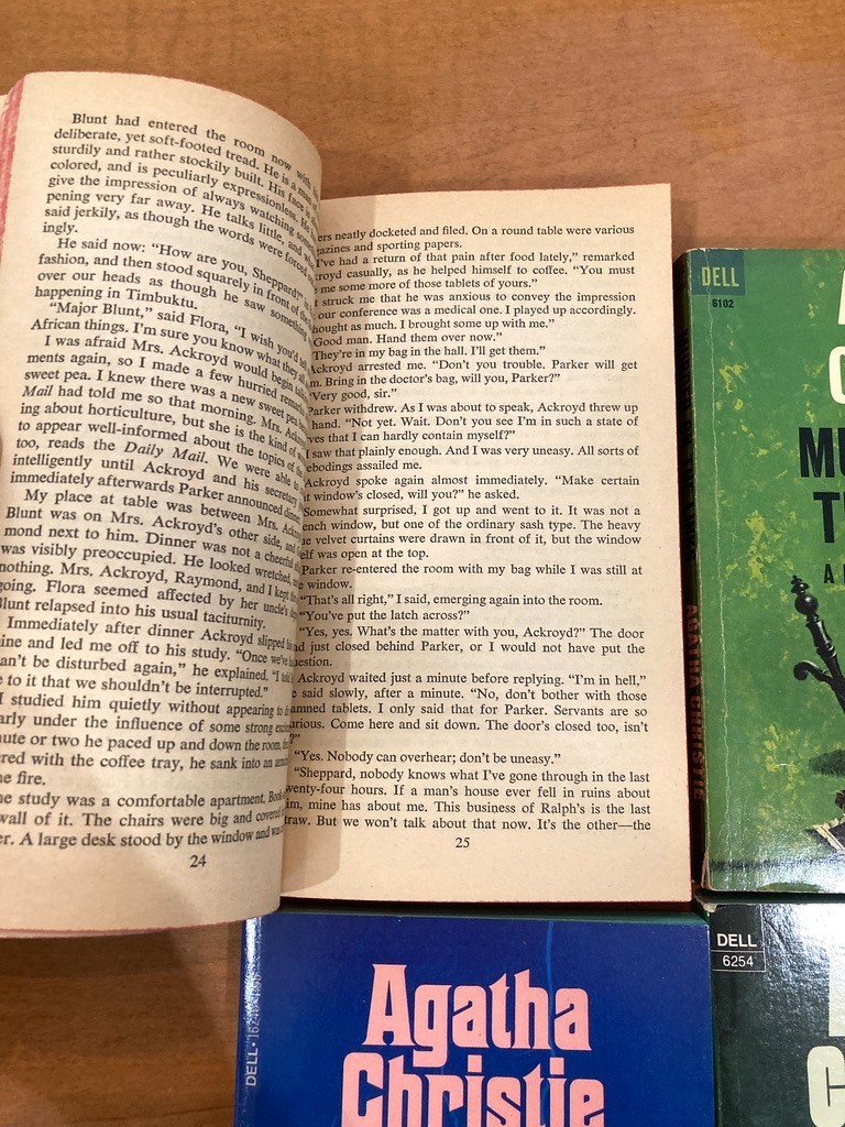 Lot 41 VTG AGATHA CHRISTIE PB Mysteries