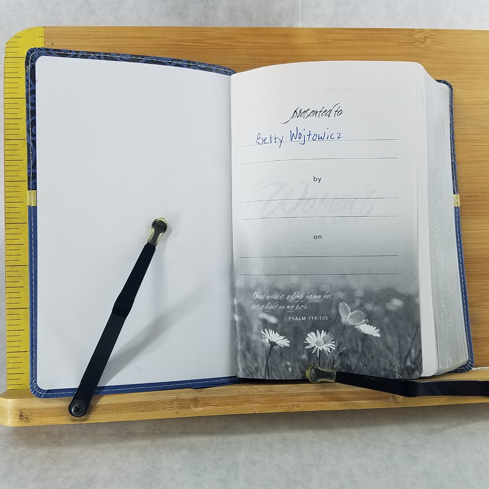 Women’s Devotional Bible by Zondervan Staff (2012, Blue Leather, Special)