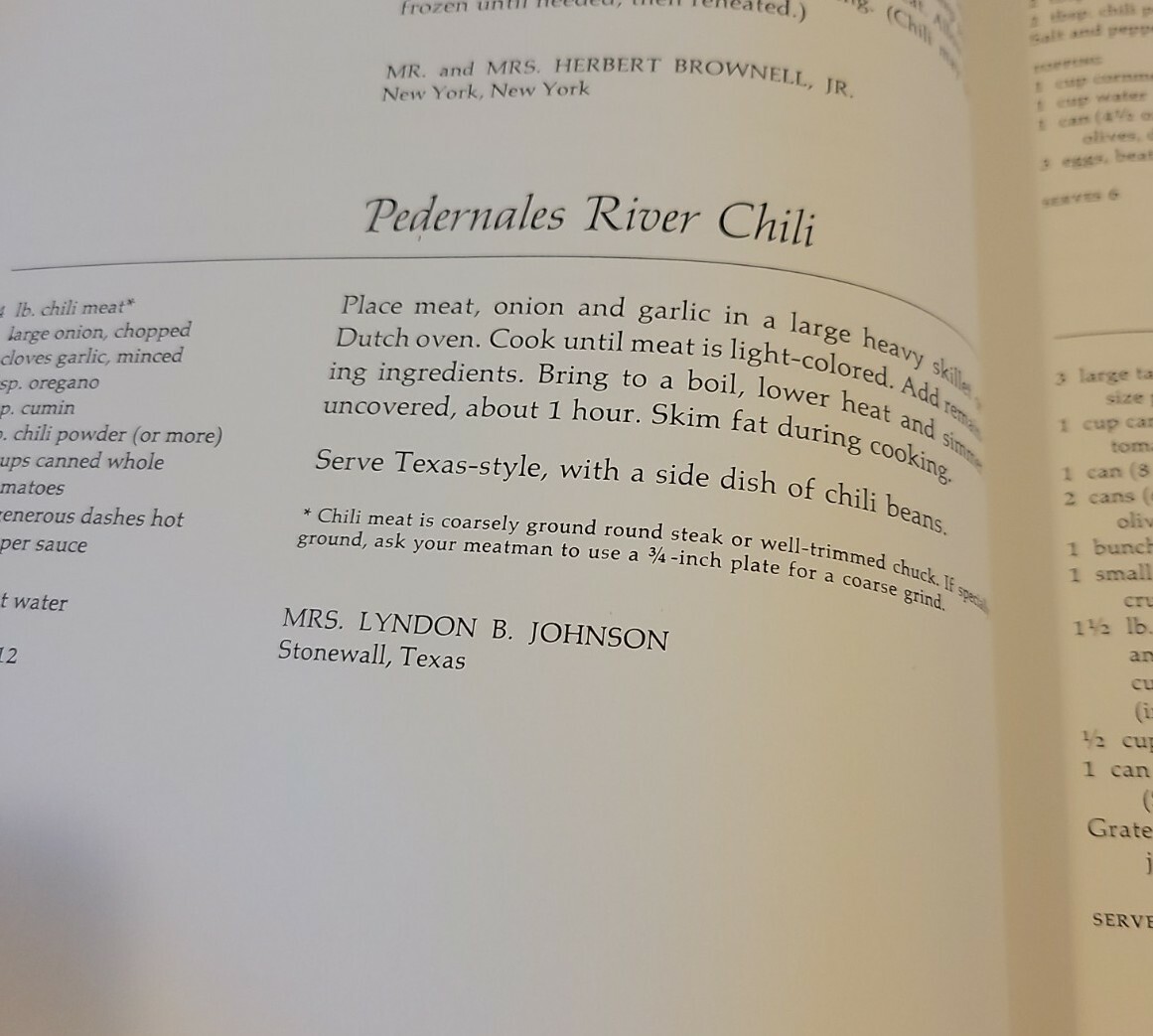 Five-Star Favorites: Recipes From Friends of Mamie and Ike (1974) 272 pages