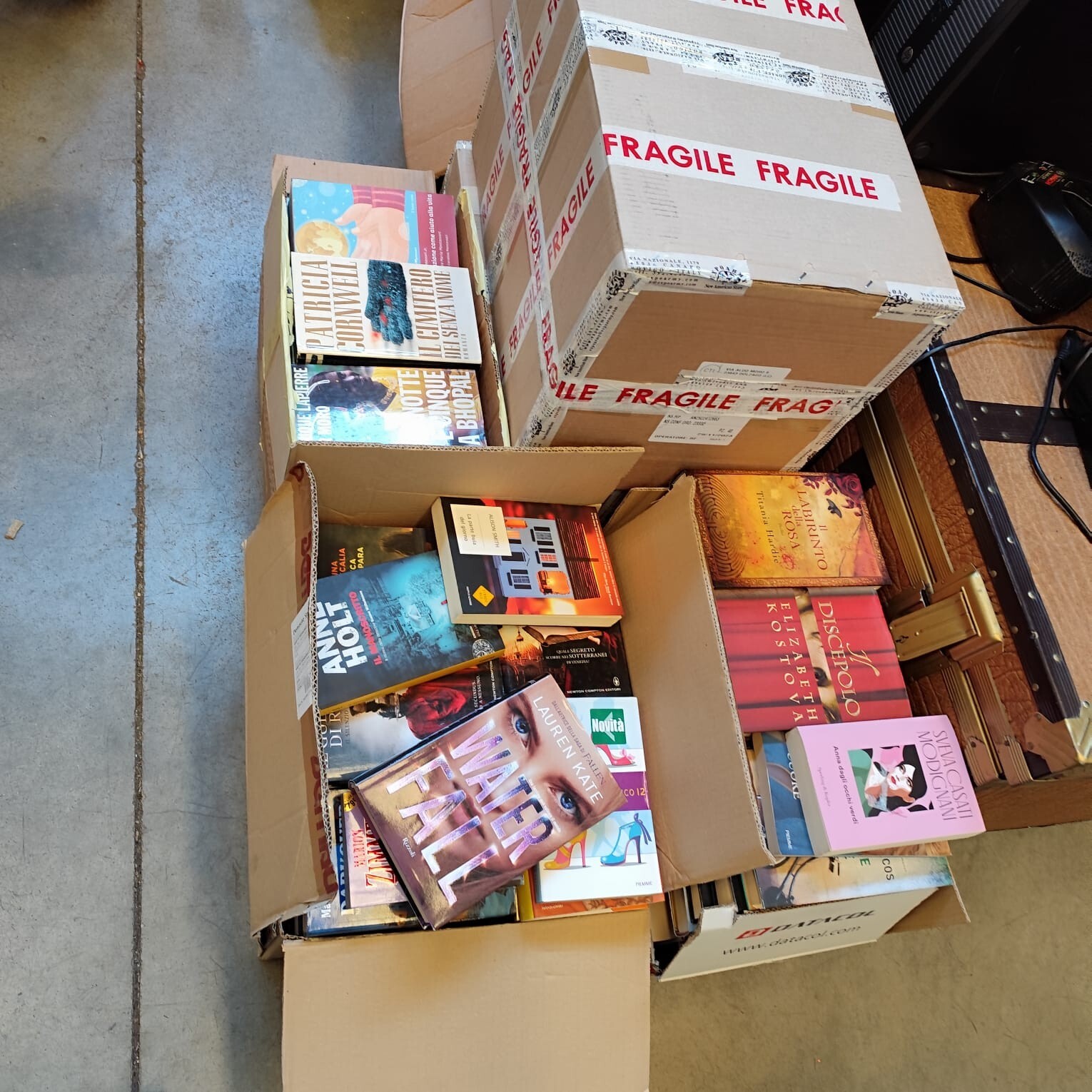 Mixed Lot Of 100 Novels Excellent Condition