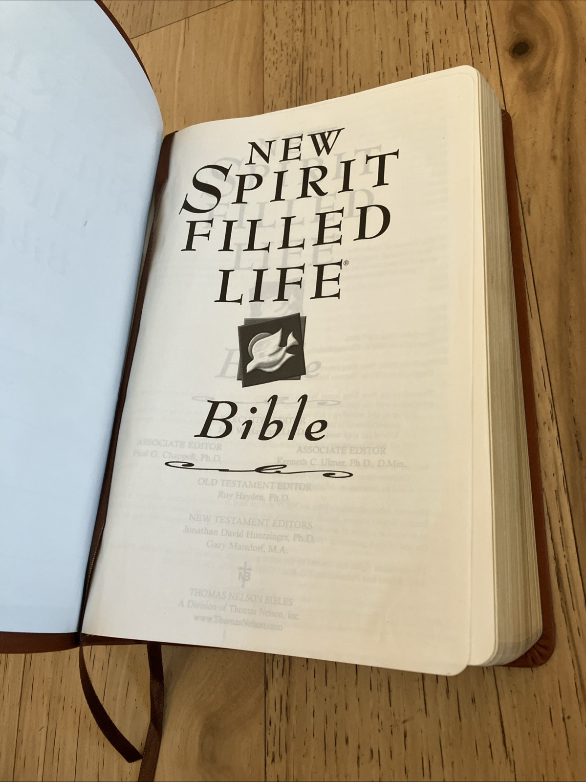 Nelson New Spirit Filled Life Bible NKJV Genuine Leather 2002 2556TN Like New!