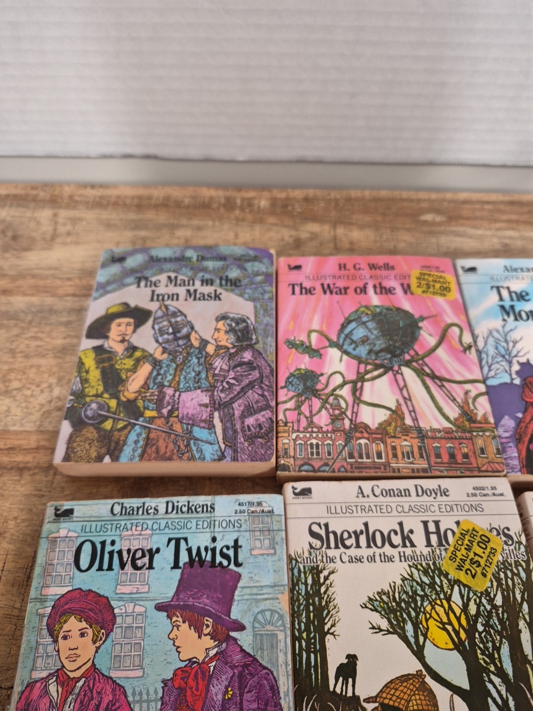 Lot of (7) Moby Books Illustrated Classic Editions Vintage Mini Paperback Books