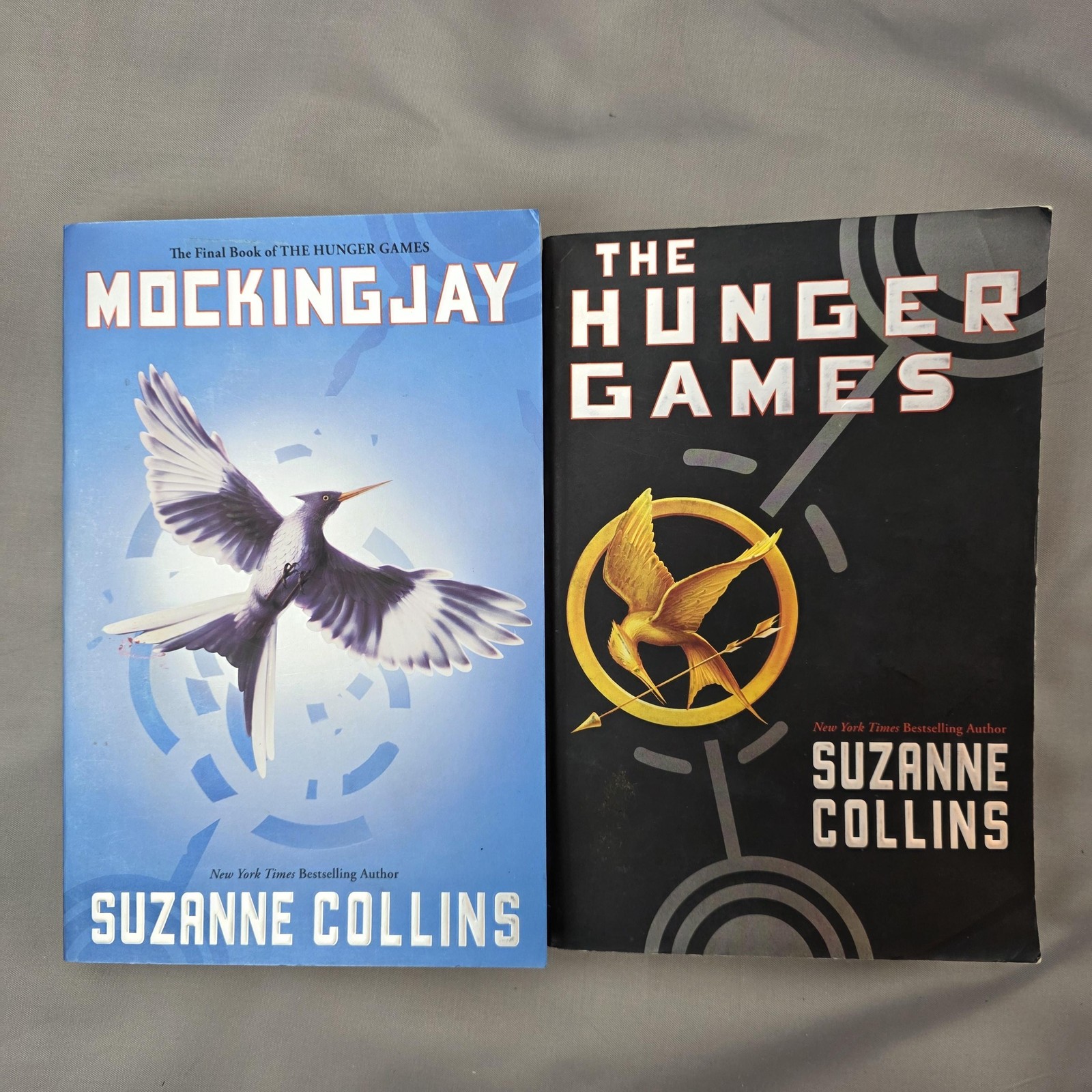 Mockingjay & Hunger Games Suzanne Collins Scholastic PB 2 Book Lot YA Black Blue