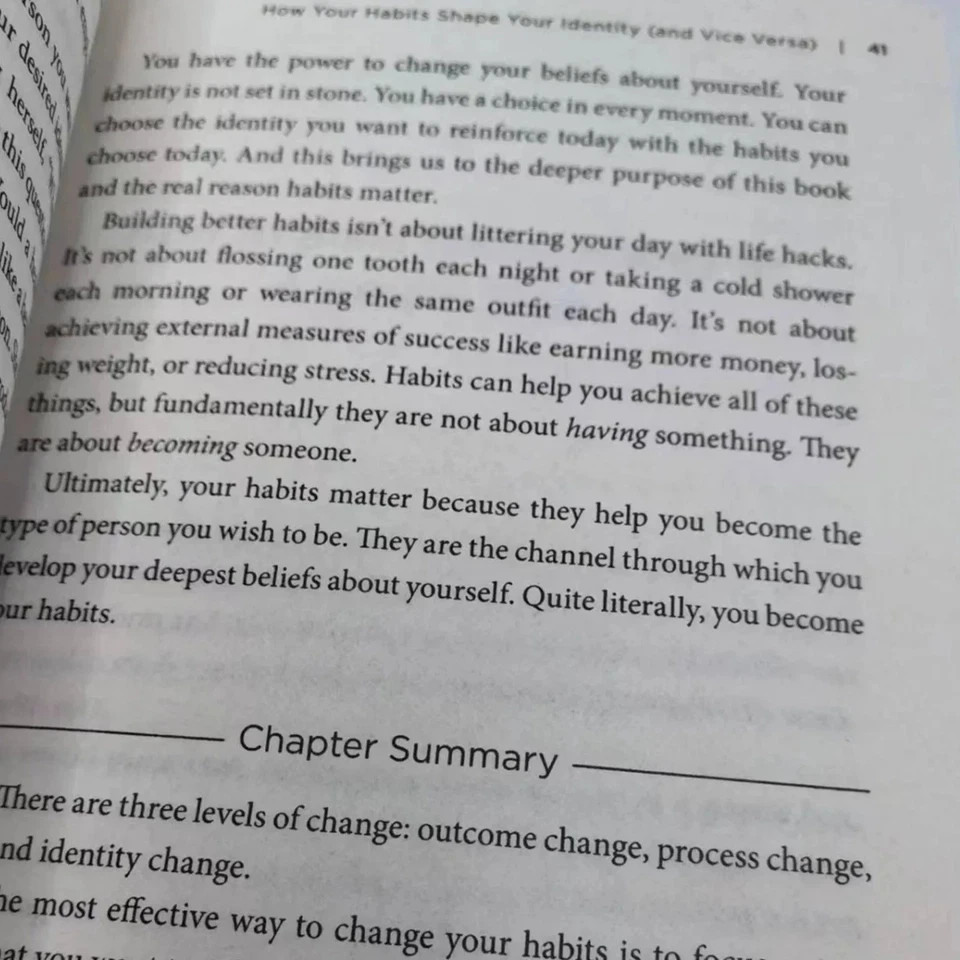 Atomic Habits by James Clear Build Good Habits & Break Bad Ones (Paperback)