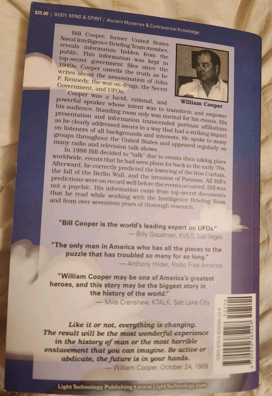 Behold a Pale Horse by William Cooper Conspiracy Book