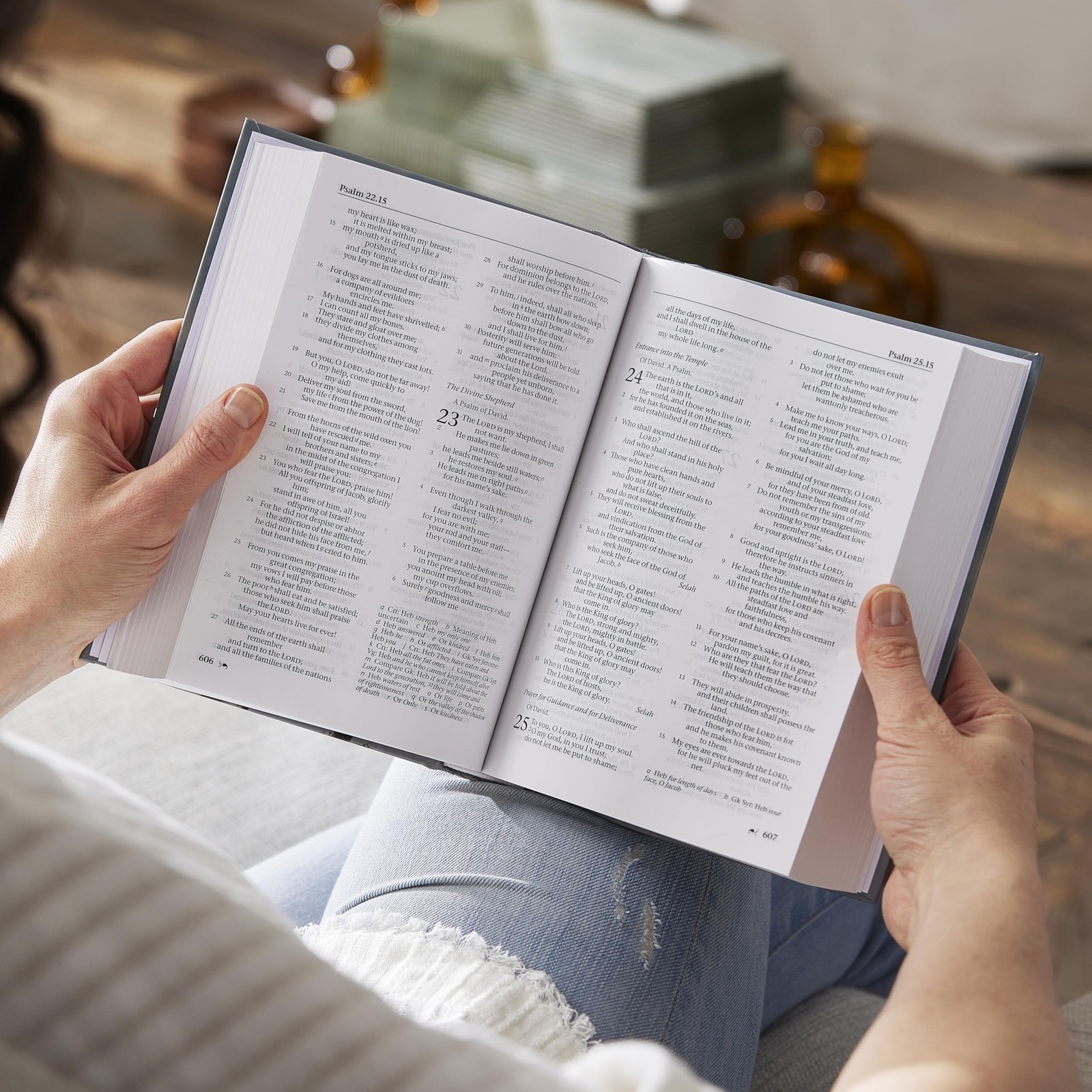 NRSV Catholic Edition Bible, Magnolia Hardcover (Global Cover Series): Holy