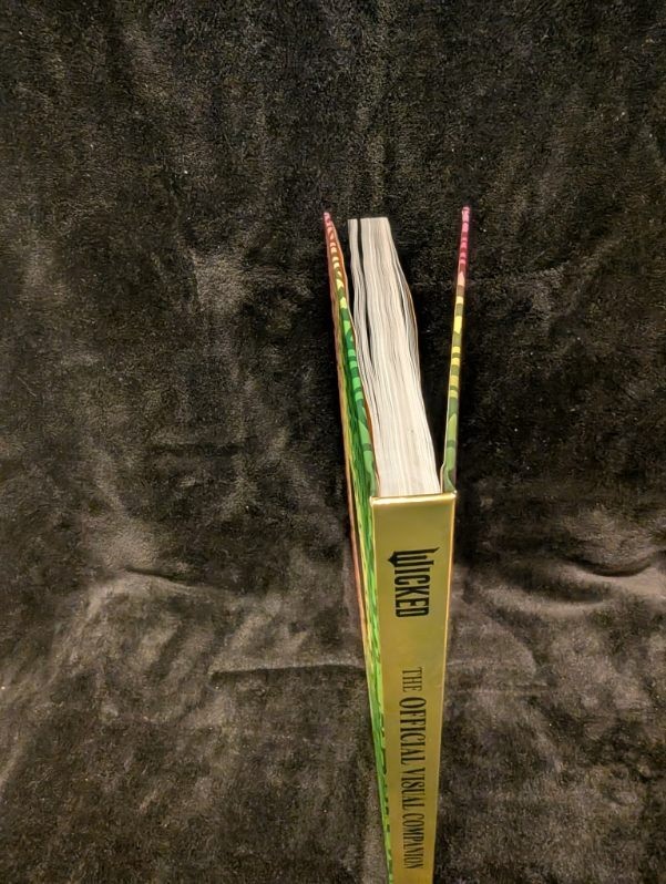 Help Kids enjoy books! Wicked: The Official Visual Companion. Brand New.