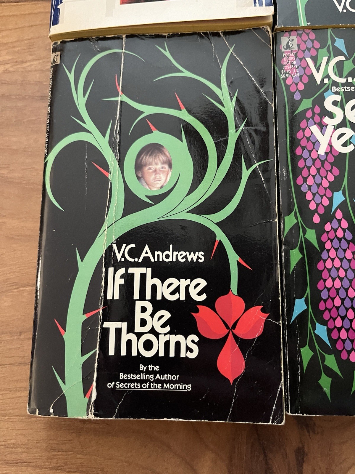 4 Books V.C. Andrews Dollanganger Series Flowers in the Attic Start Some Wear