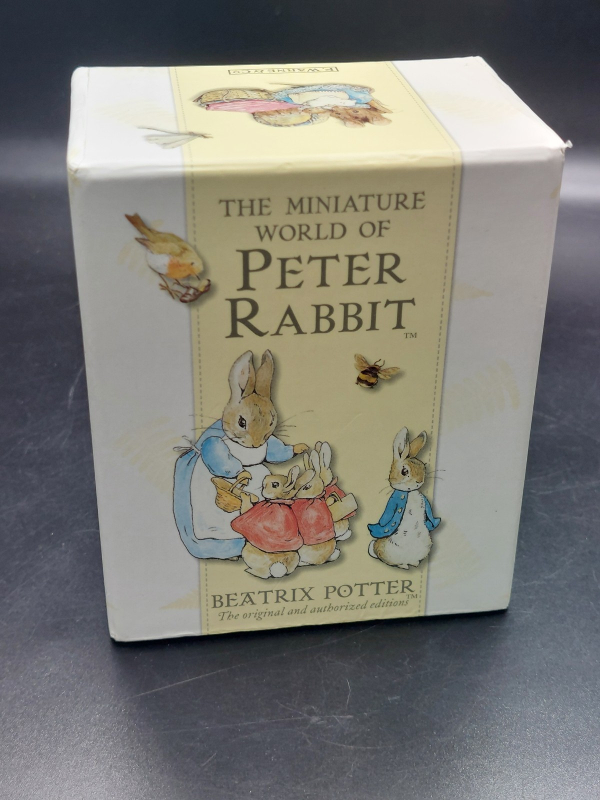 The Miniature World of Peter Rabbit- 12 Mini Books in Slip Case Beatrix Potter