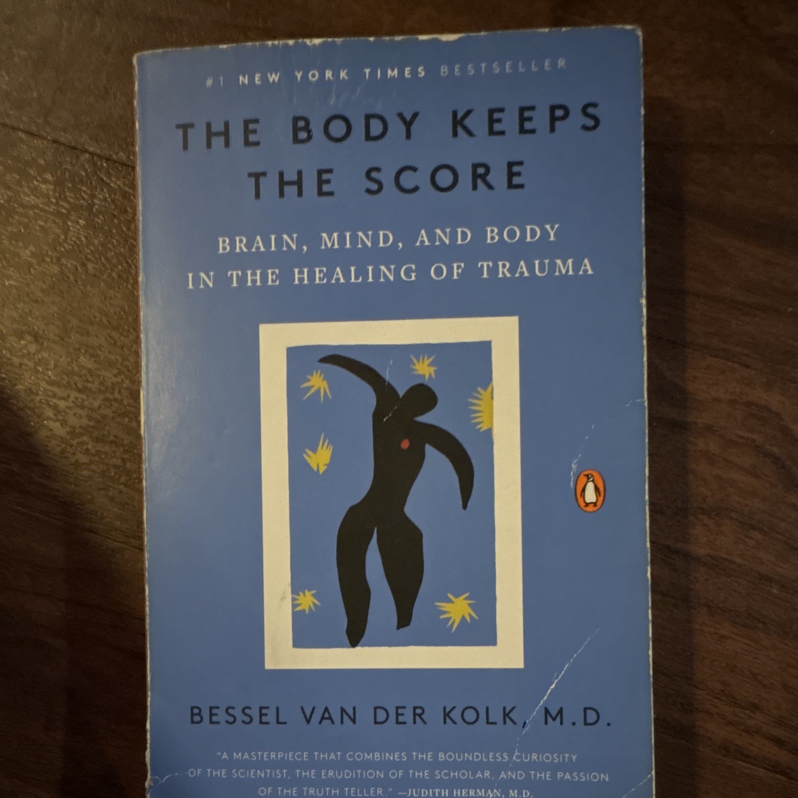 The Body Keeps the Score by Bessel van der Kolk, M.D. – Paperback 2015 English