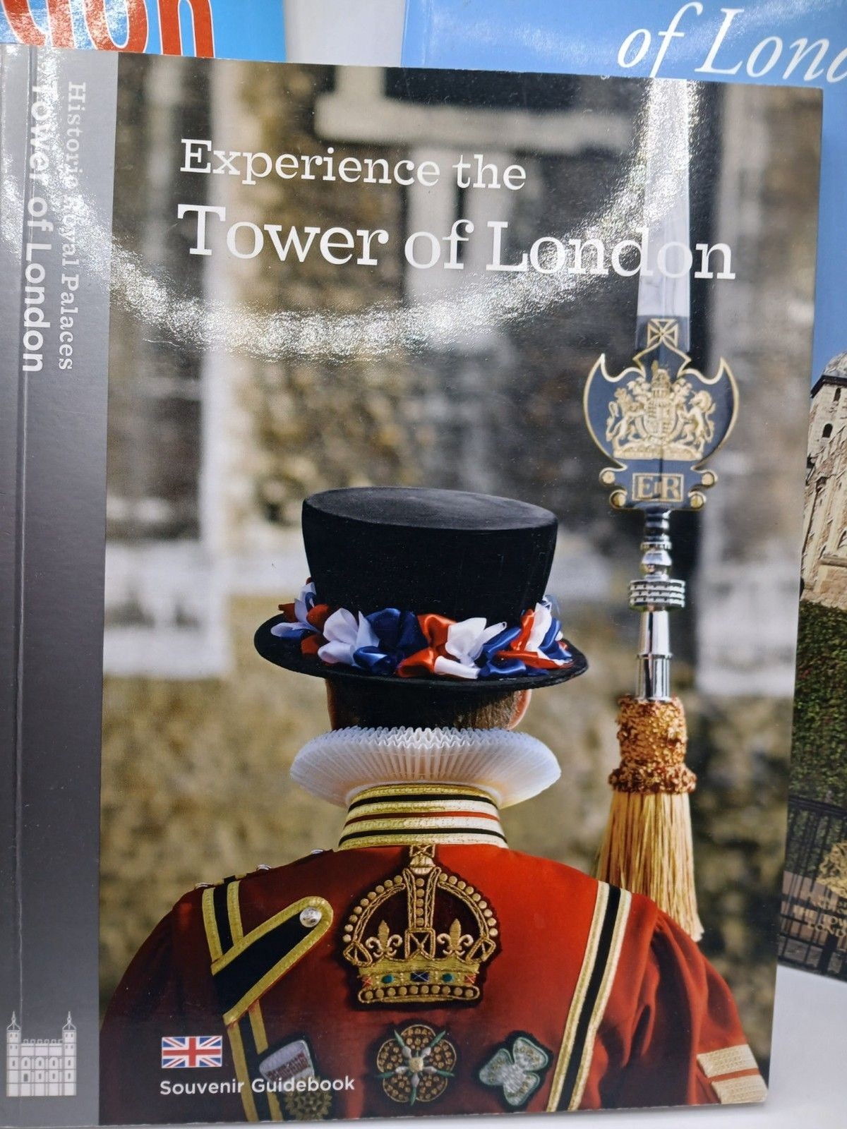 Lot Of 3 Tour Travel Guide Books United Kingdom London Scene, 2 Tower of London