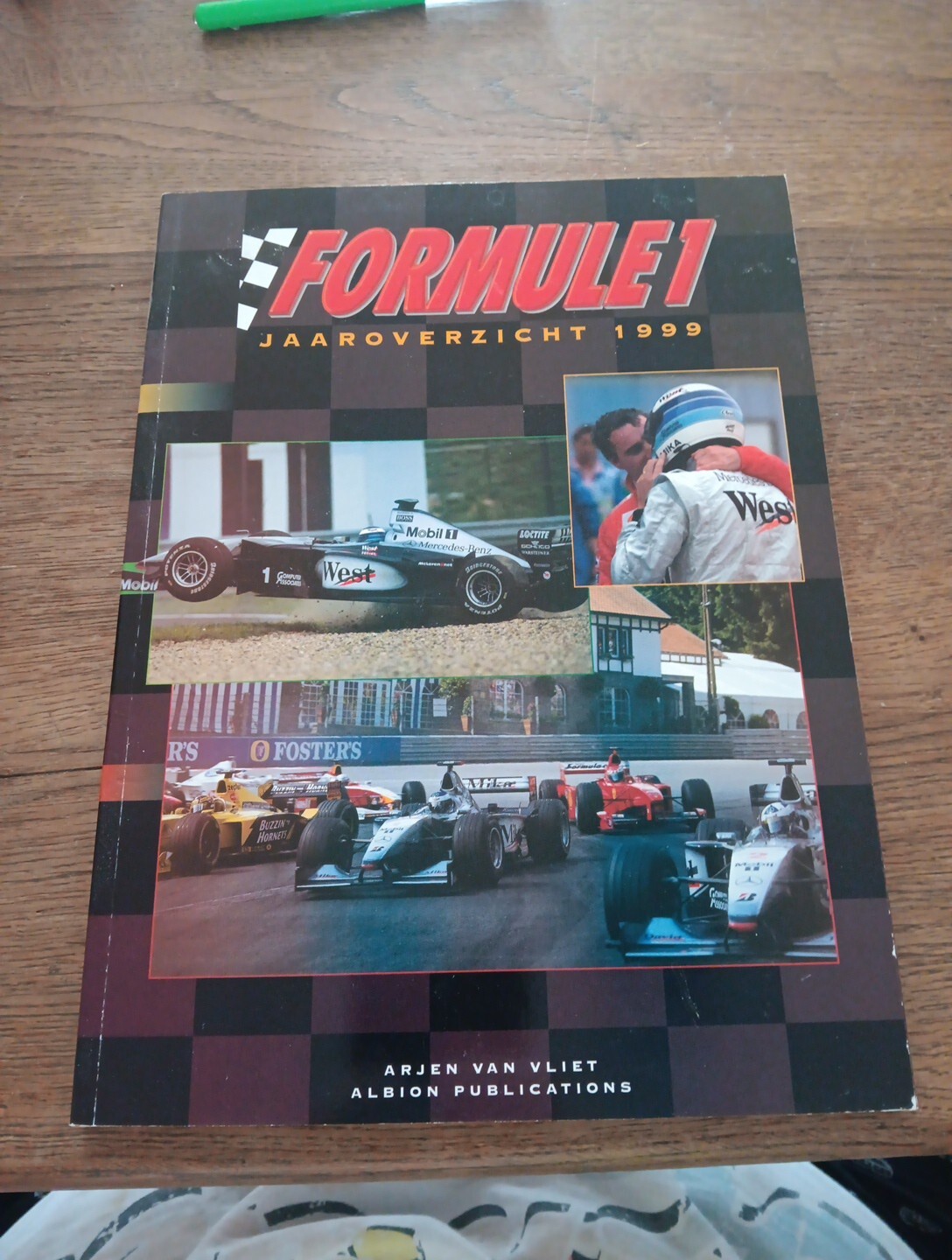 FORMULA I BOOK 1999. DUTCH LANGUAGES. 176 PAGES