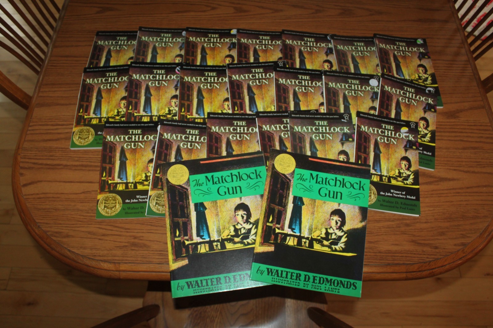 22 The Matchlock Gun Guided Reading Books Set Circle BL 5.1 Walter D. Edmonds