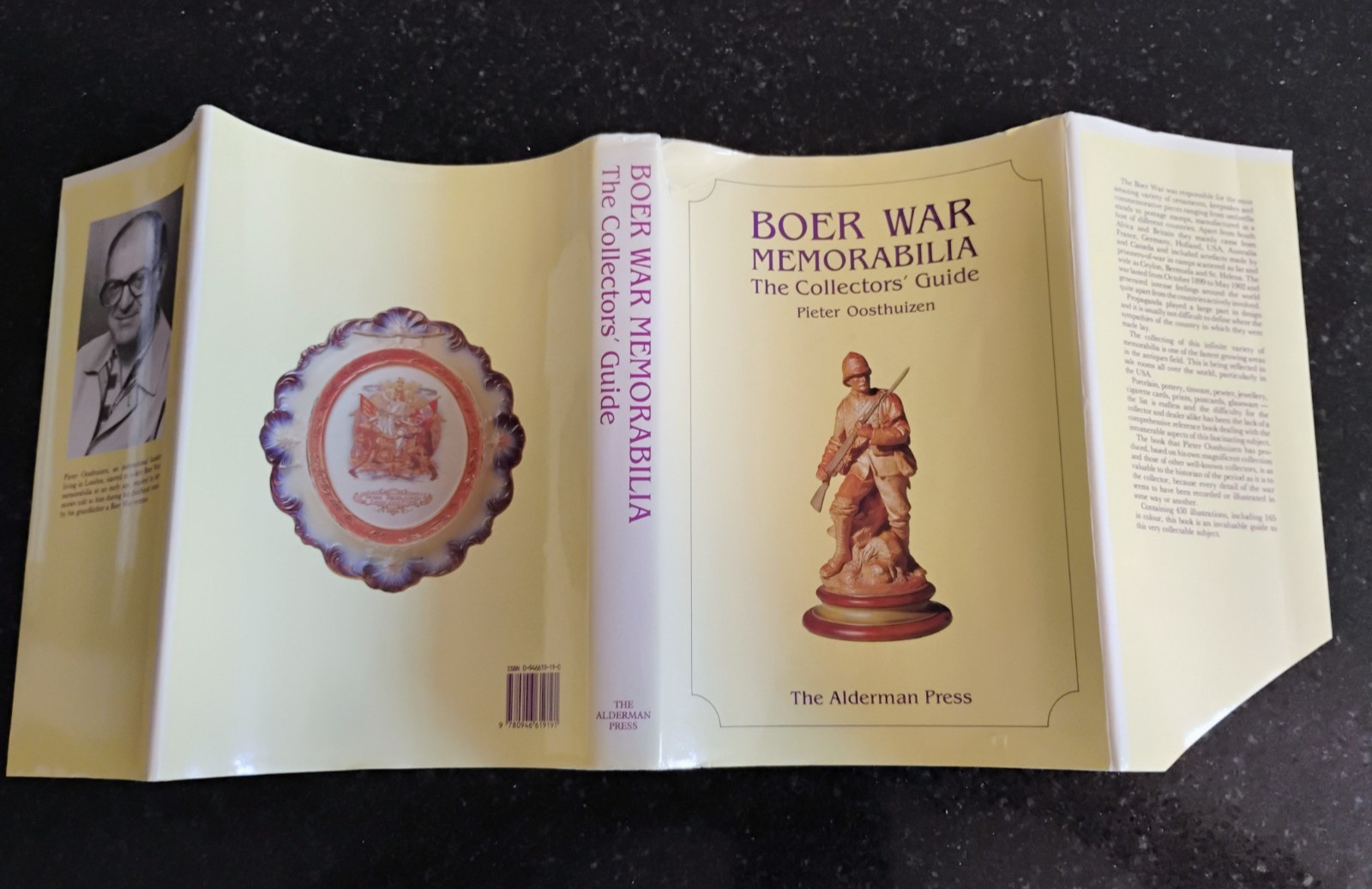 BOER WAR MEMORABILIA – THE COLLECTOR’S GUIDE – PIETER OOSTHUIZEN – HARDCOVER