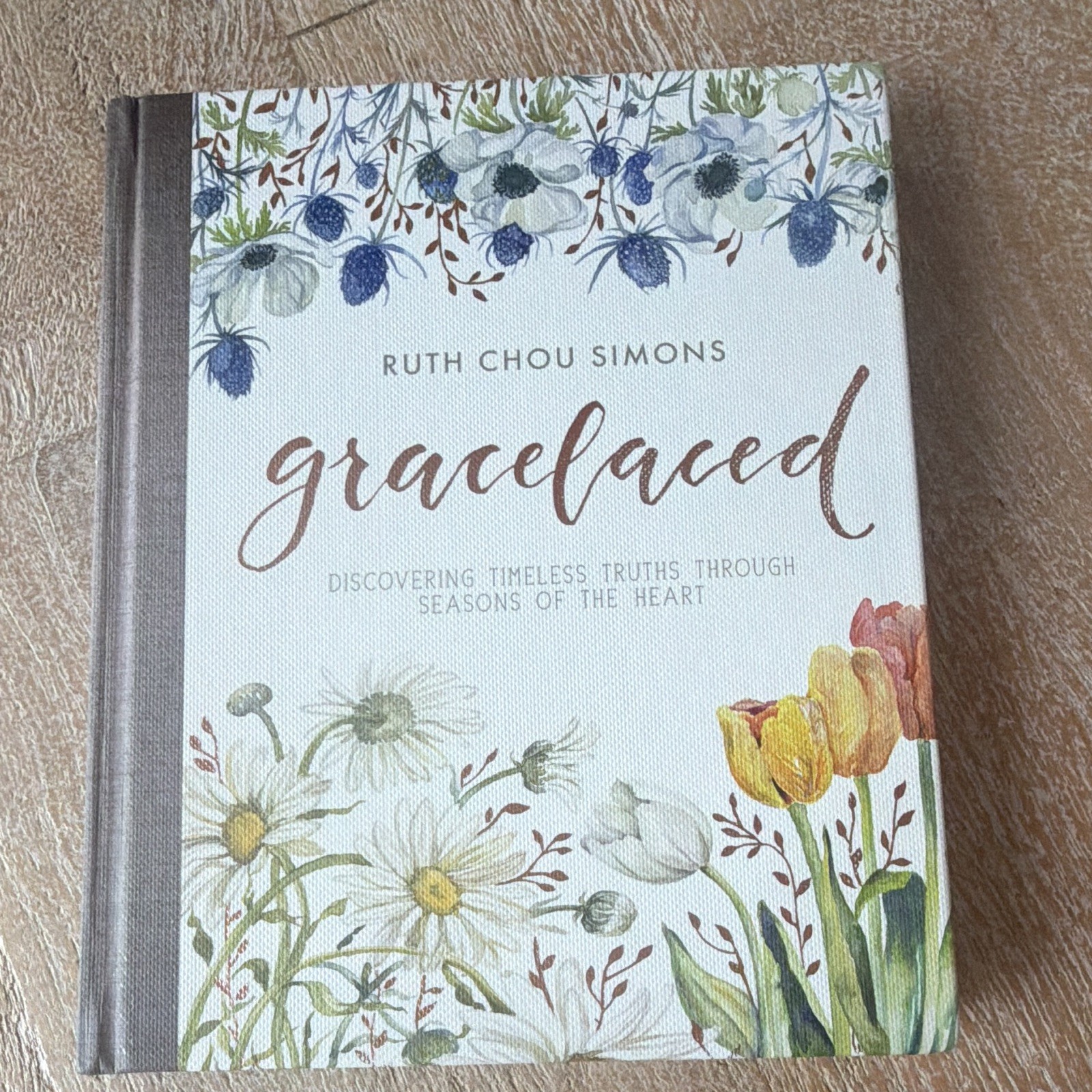 GraceLaced: Discovering Timeless Truths Ruth Chou Simons HC Illus (2017) new