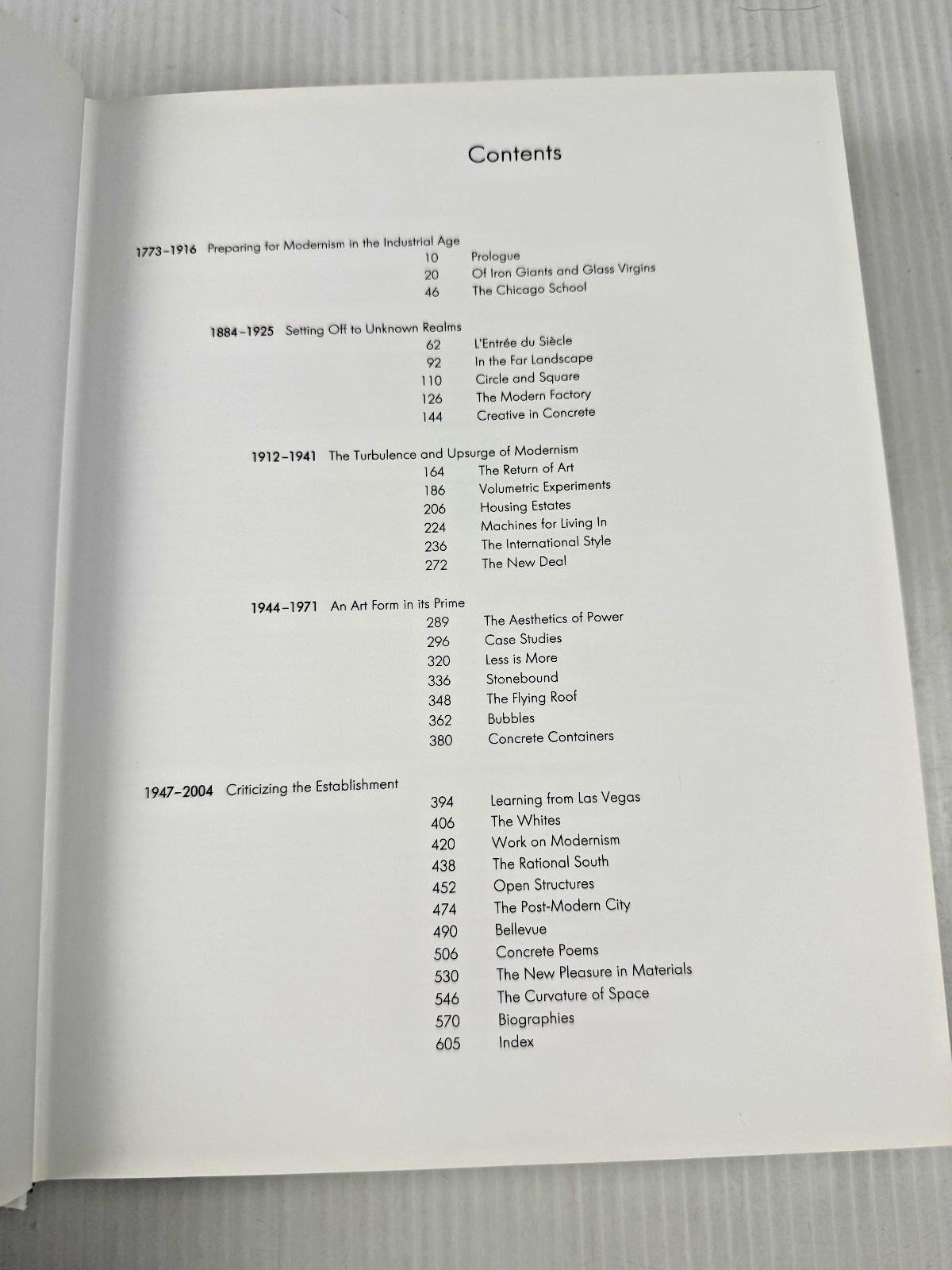HUGE Architecture in the 20th Century Gabriele Leuthauser Peter Gossel 608 pages