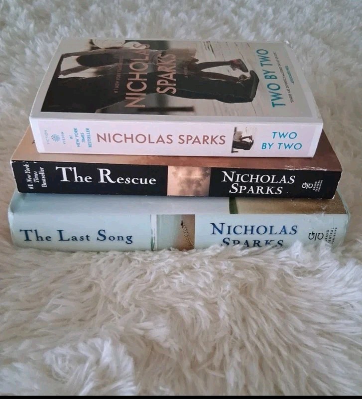 nicholas sparks books lot