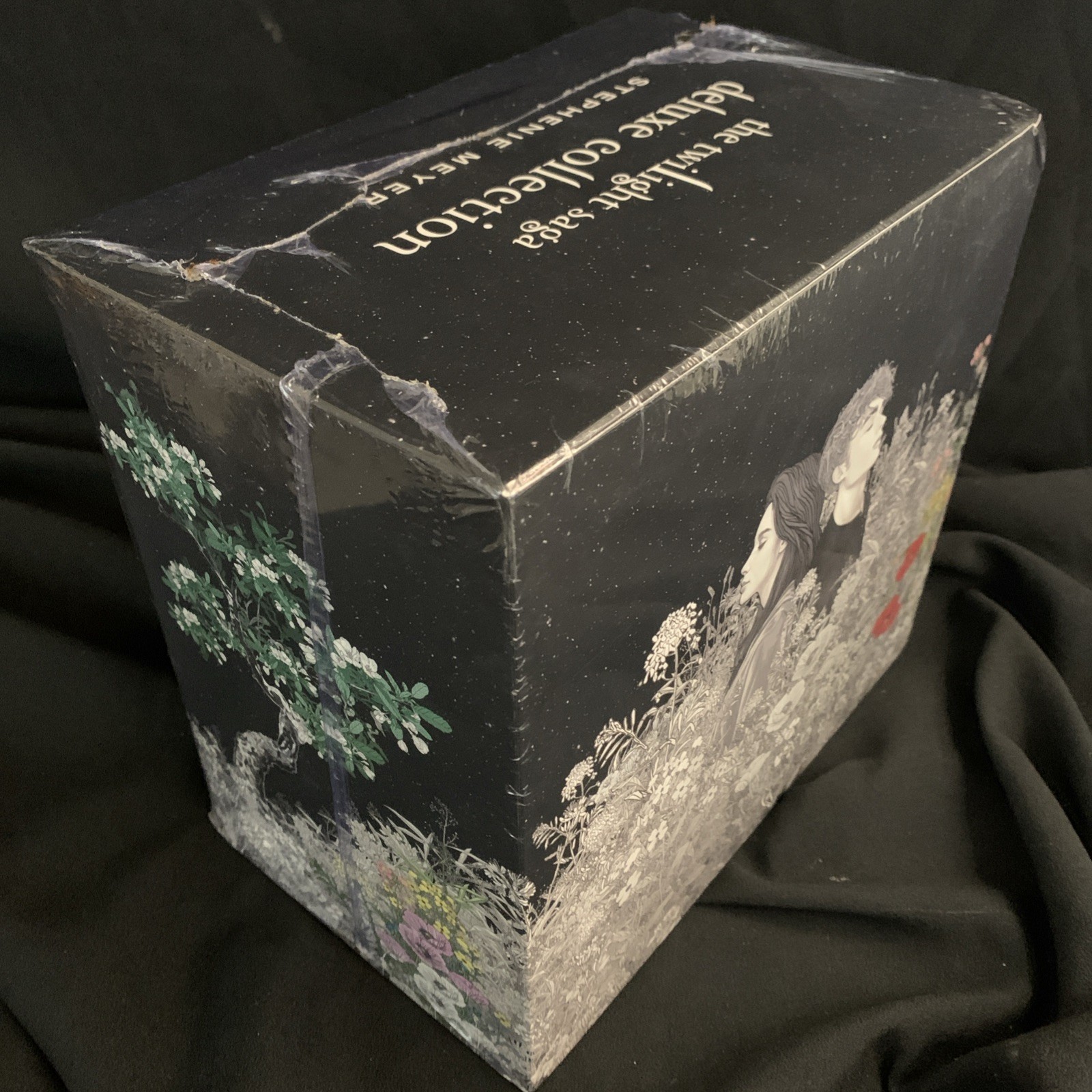 NEW SEALED! FRESH! CLEAN! Twilight Saga Deluxe Hardcover Box Set Stephenie Meyer