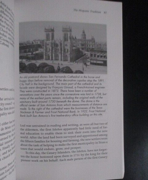 San Antonio The Enchanted City By Jennings PAPERBACK BOOK 367 Pages 1998