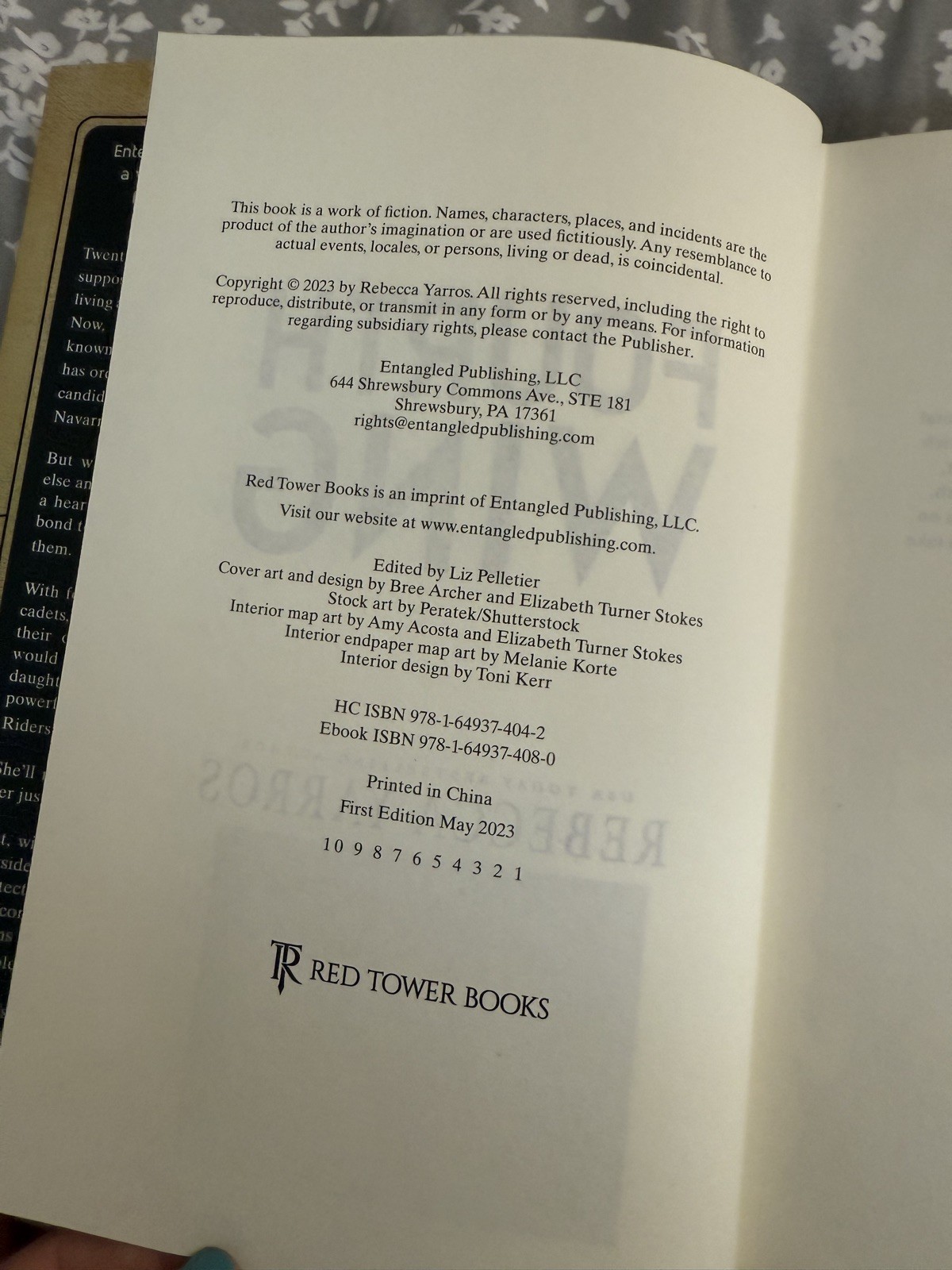 SIGNED Fourth Wing 1st Edition 1st Printing Rebecca Yarros Sprayed Edges