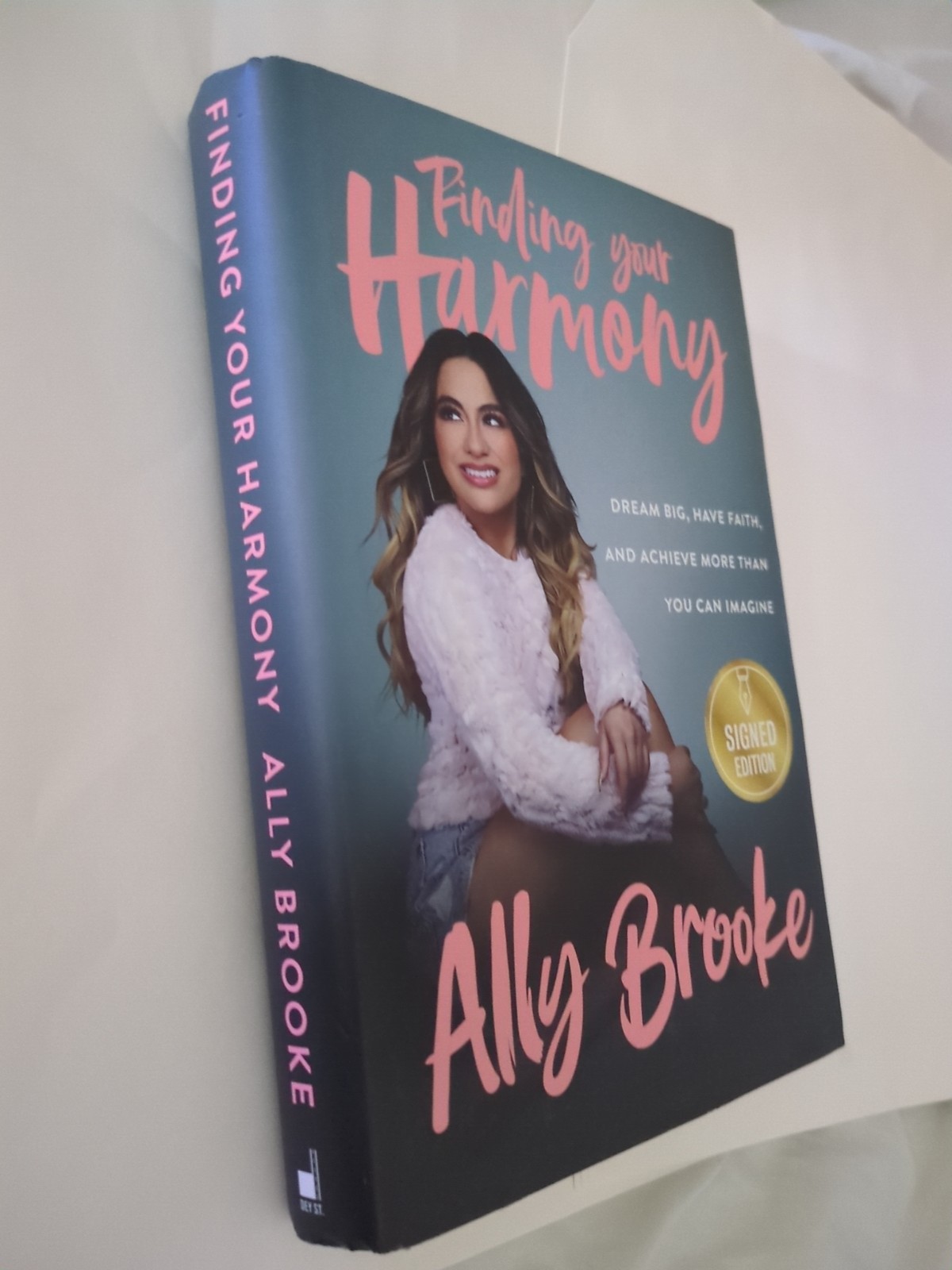 Brand New unread Ally Brooke Finding Your Harmony – Signed Copy, VG Condition…